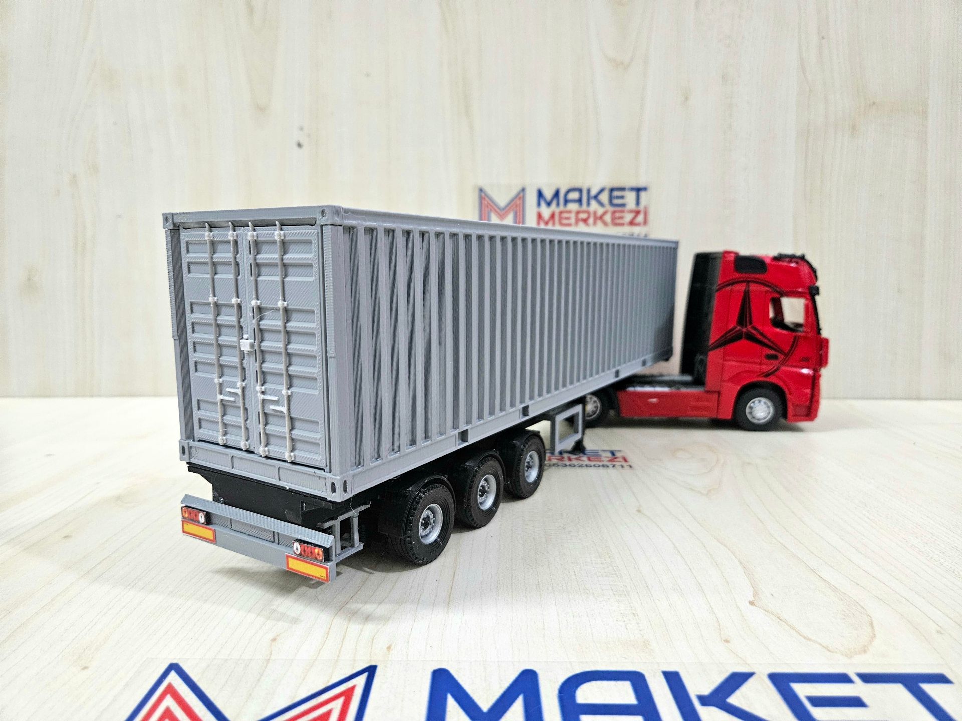 1/36 KIRMIZI MERCEDES ACTROS 1851 KONTEYNER DORSELİ TIR MAKETİ