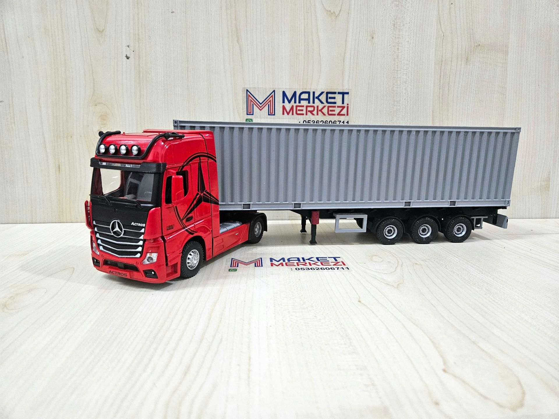 1/36 KIRMIZI MERCEDES ACTROS 1851 KONTEYNER DORSELİ TIR MAKETİ