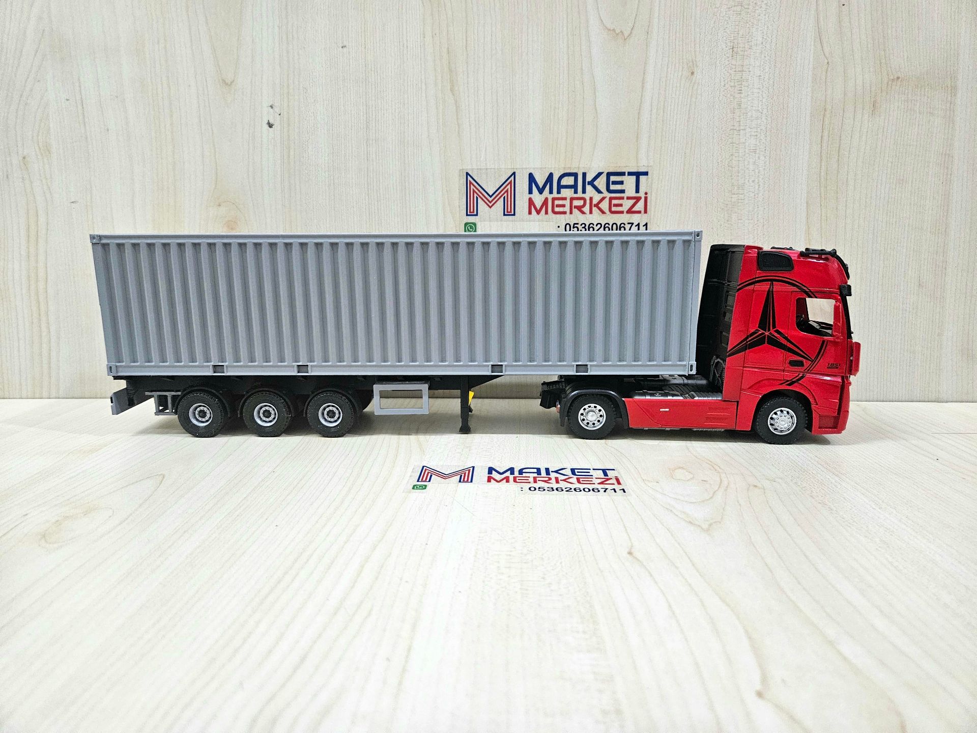 1/36 KIRMIZI MERCEDES ACTROS 1851 KONTEYNER DORSELİ TIR MAKETİ