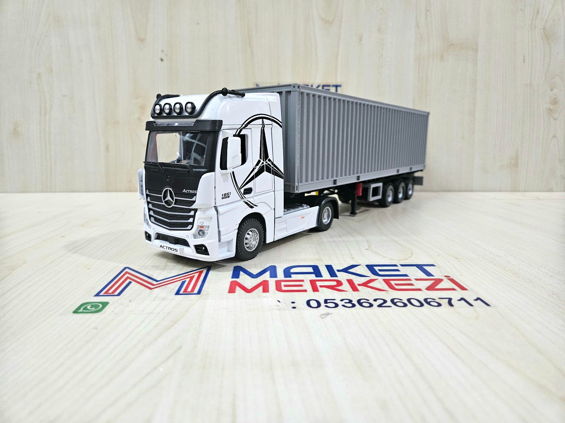 1/36 BEYAZ MERCEDES ACTROS 1851 KONTEYNER DORSELİ TIR MAKETİ