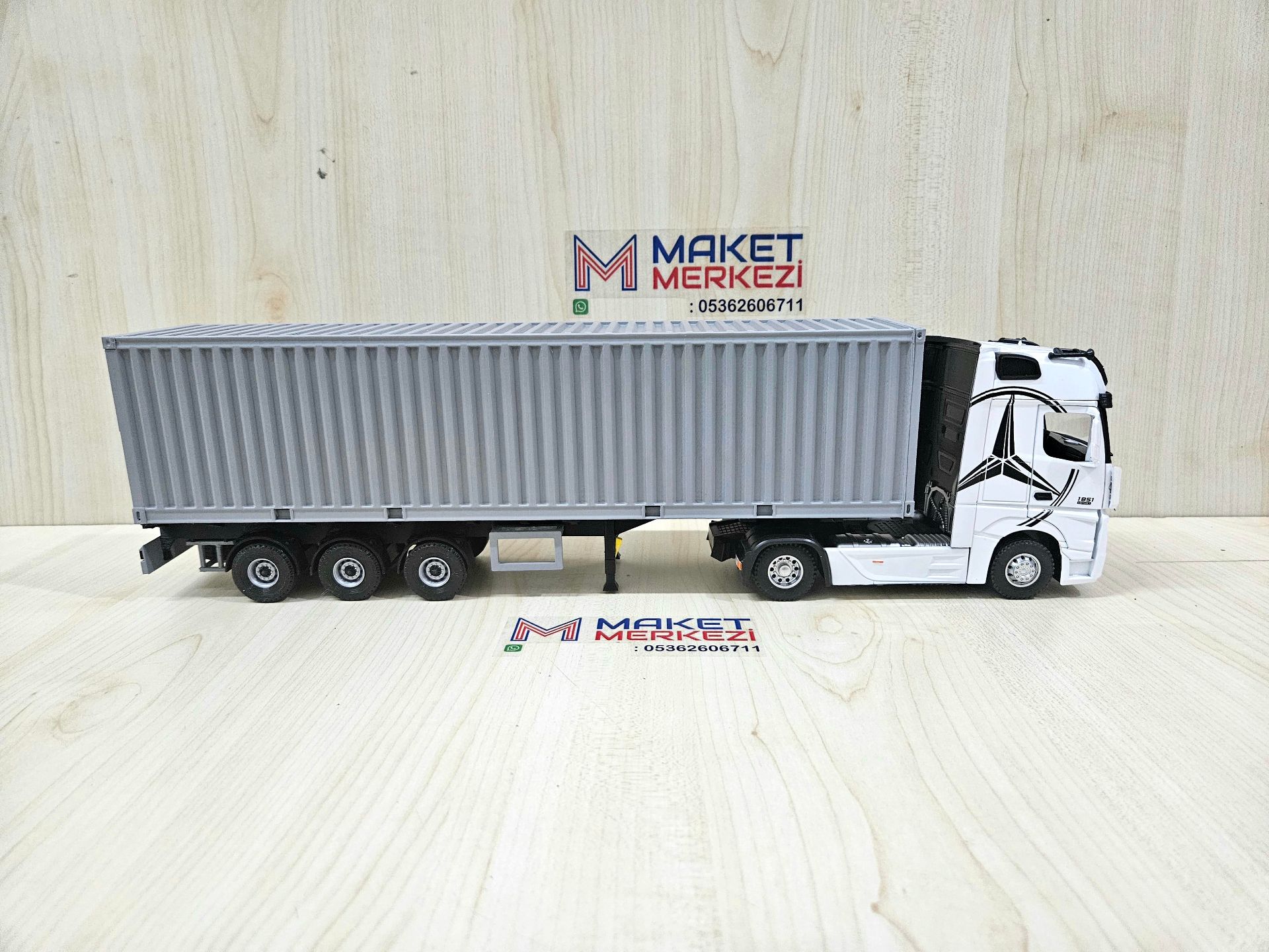 1/36 BEYAZ MERCEDES ACTROS 1851 KONTEYNER DORSELİ TIR MAKETİ