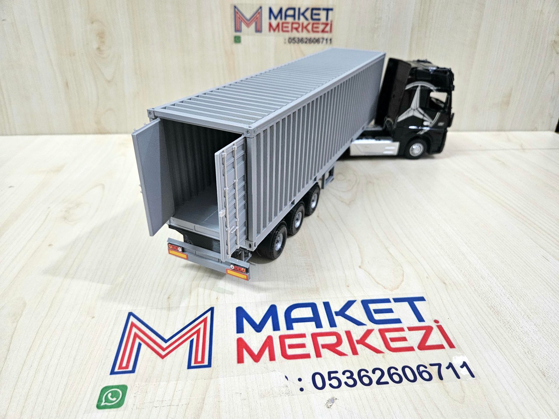 1/36 SİYAH MERCEDES ACTROS 1851 KONTEYNER DORSELİ TIR MAKETİ