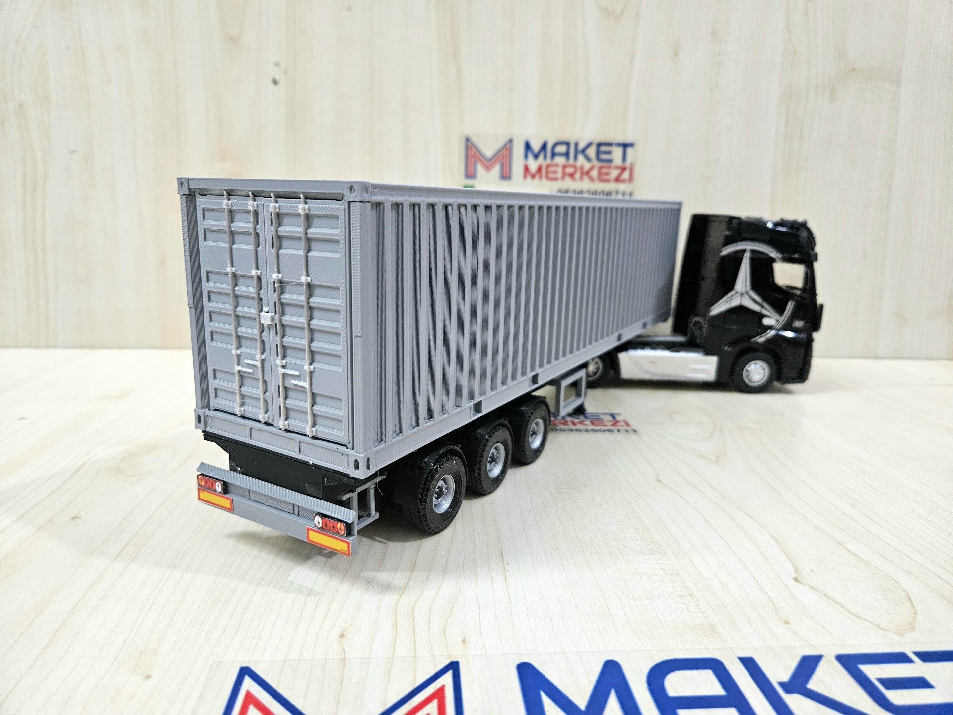 1/36 SİYAH MERCEDES ACTROS 1851 KONTEYNER DORSELİ TIR MAKETİ
