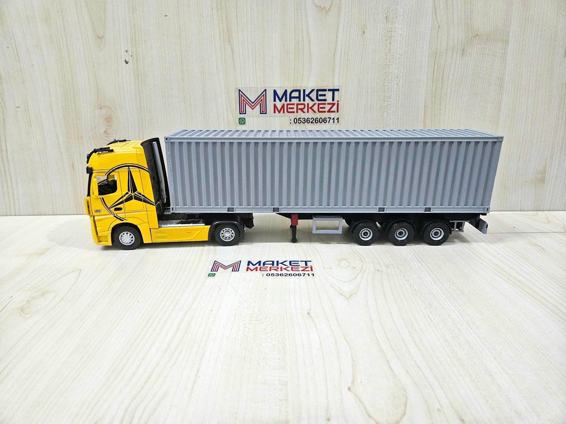 1/36 SARI MERCEDES ACTROS 1851 KONTEYNER DORSELİ TIR MAKETİ