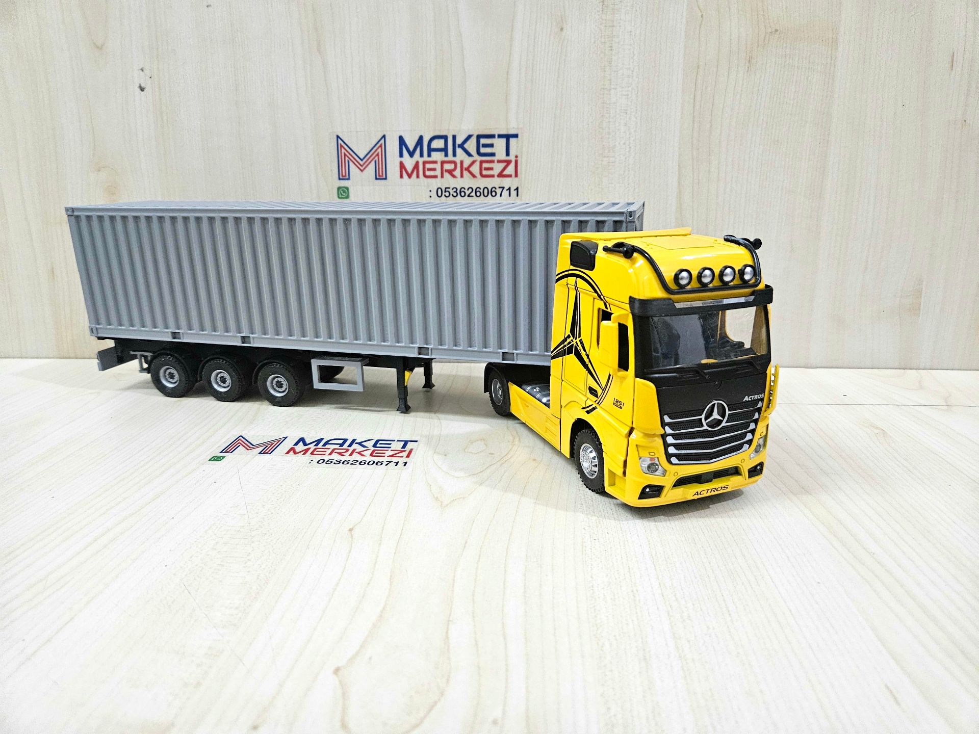 1/36 SARI MERCEDES ACTROS 1851 KONTEYNER DORSELİ TIR MAKETİ