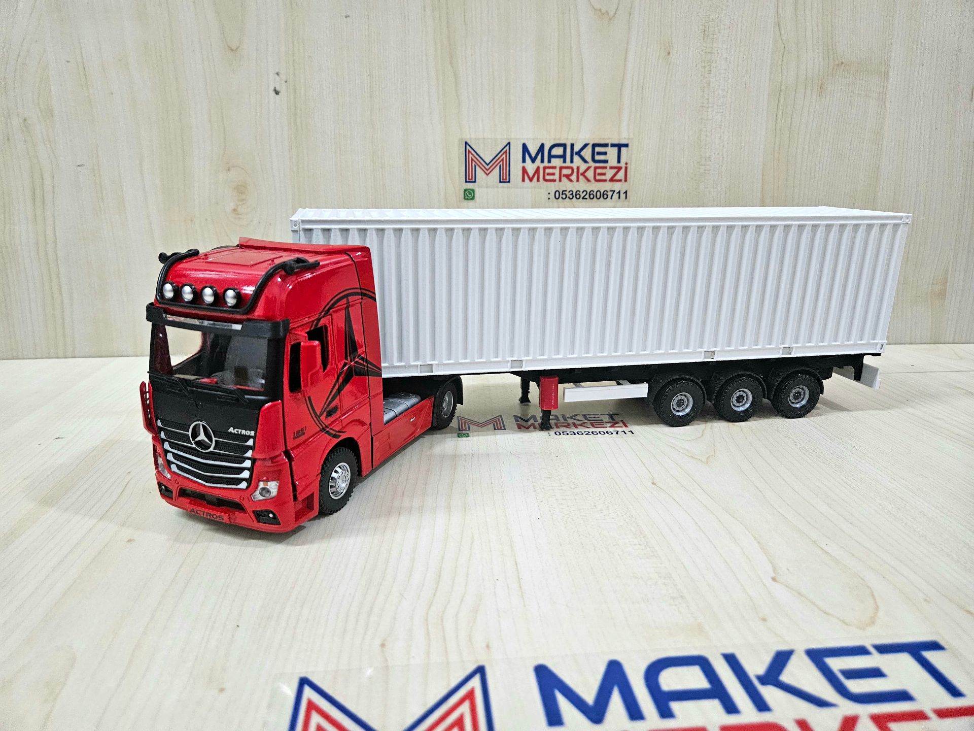 1/36 KIRMIZI MERCEDES ACTROS 1851 KONTEYNER DORSELİ TIR MAKETİ