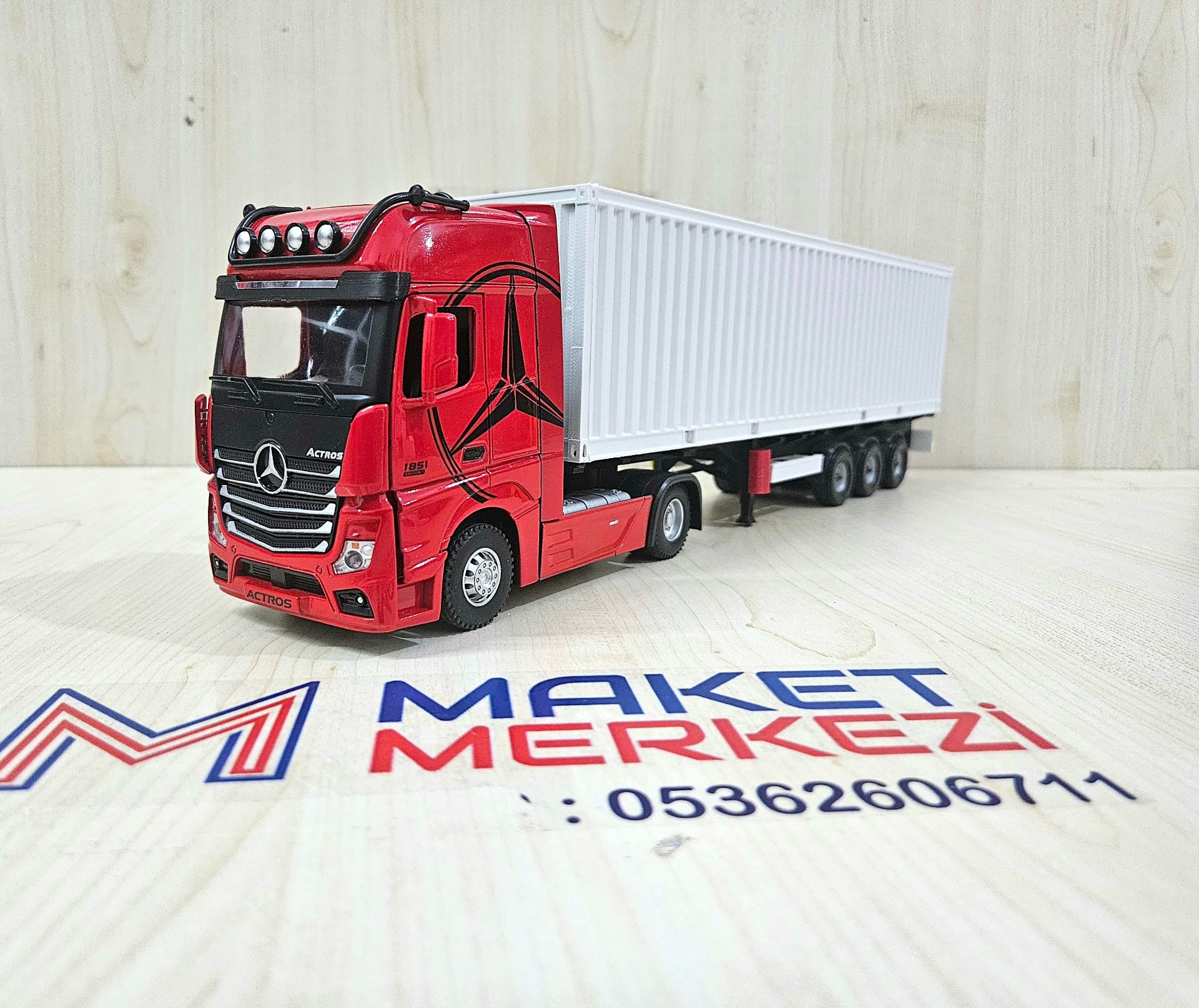 1/36 KIRMIZI MERCEDES ACTROS 1851 KONTEYNER DORSELİ TIR MAKETİ
