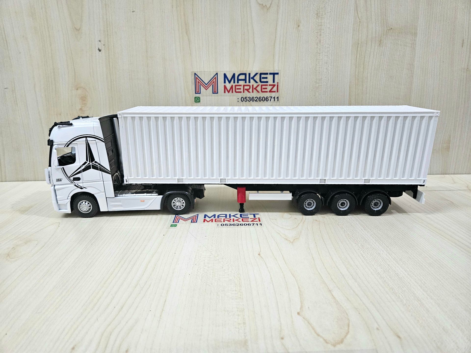 1/36 BEYAZ MERCEDES ACTROS 1851 KONTEYNER DORSELİ TIR MAKETİ