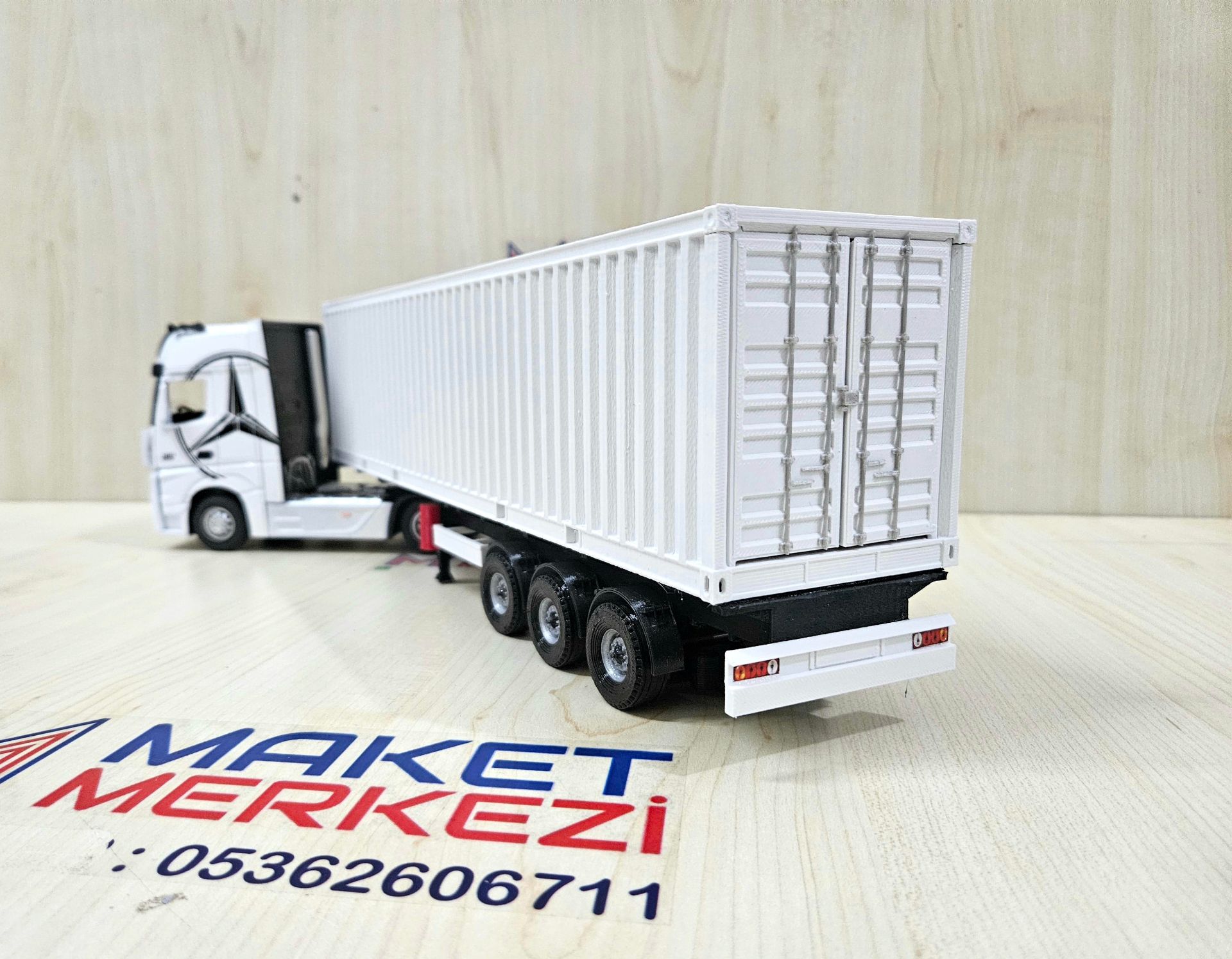 1/36 BEYAZ MERCEDES ACTROS 1851 KONTEYNER DORSELİ TIR MAKETİ