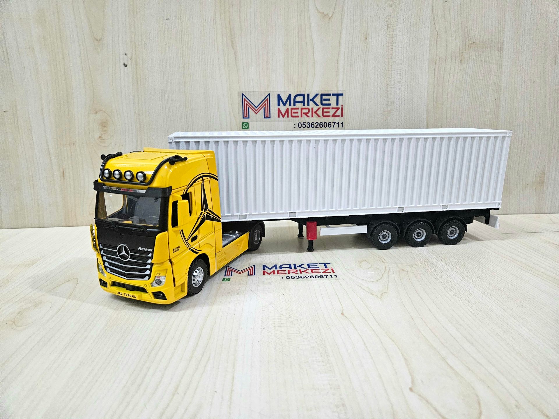 1/36 SARI MERCEDES ACTROS 1851 KONTEYNER DORSELİ TIR MAKETİ