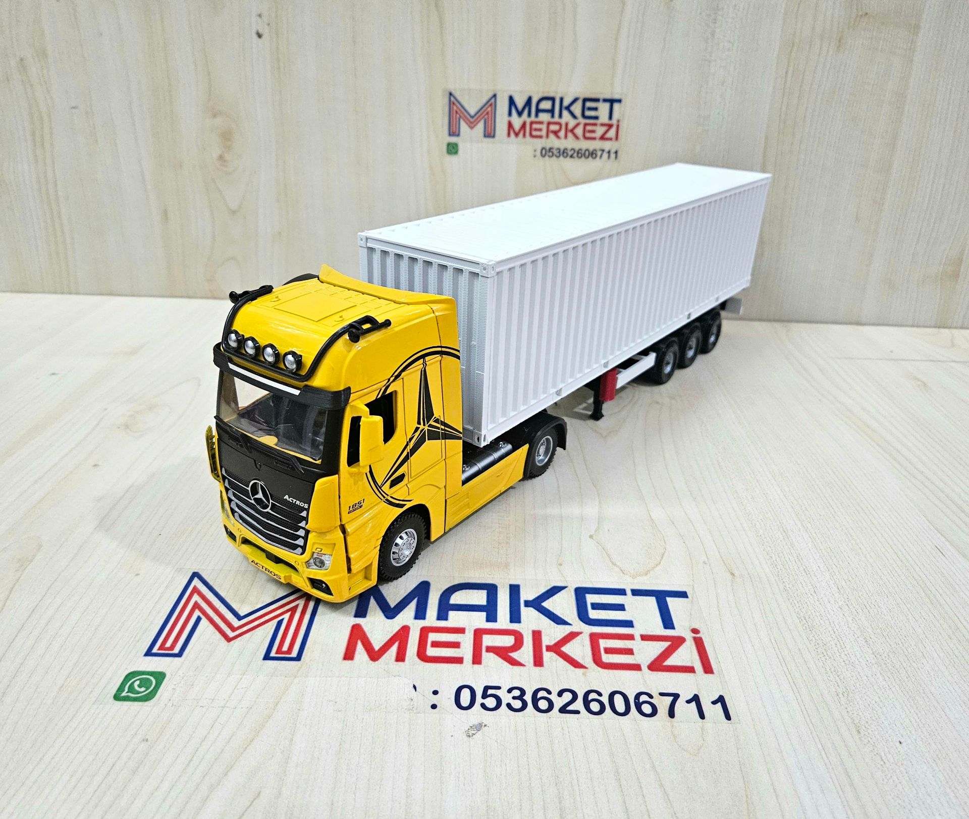 1/36 SARI MERCEDES ACTROS 1851 KONTEYNER DORSELİ TIR MAKETİ