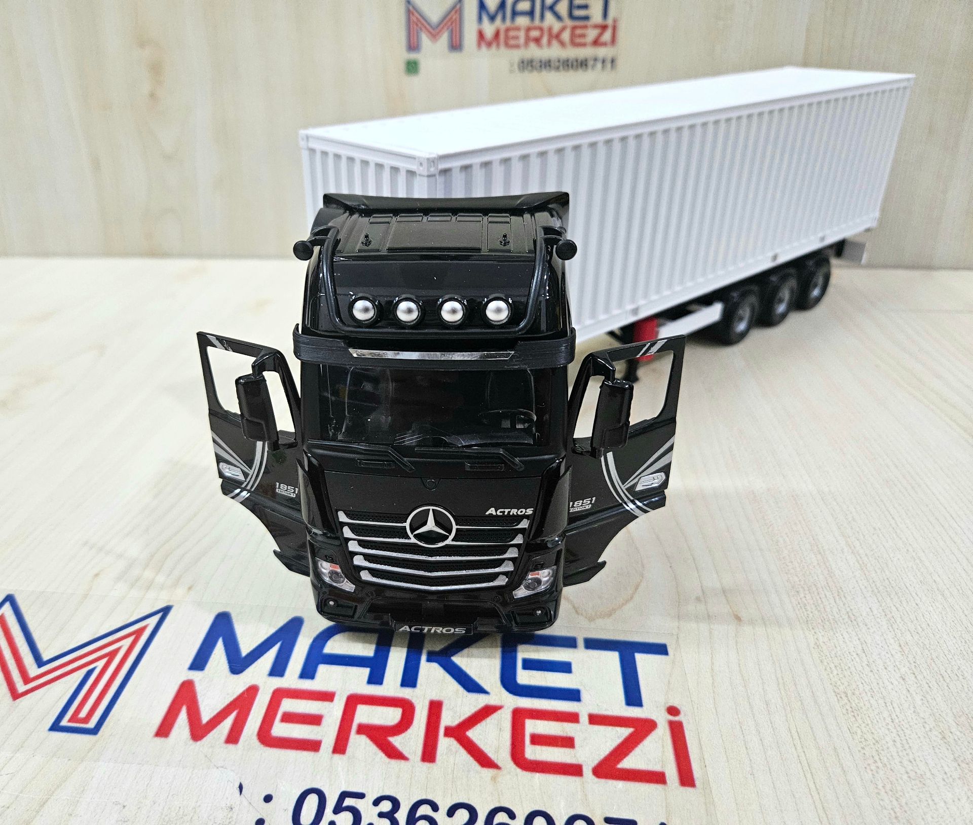 1/36 SİYAH MERCEDES ACTROS 1851 KONTEYNER DORSELİ TIR MAKETİ