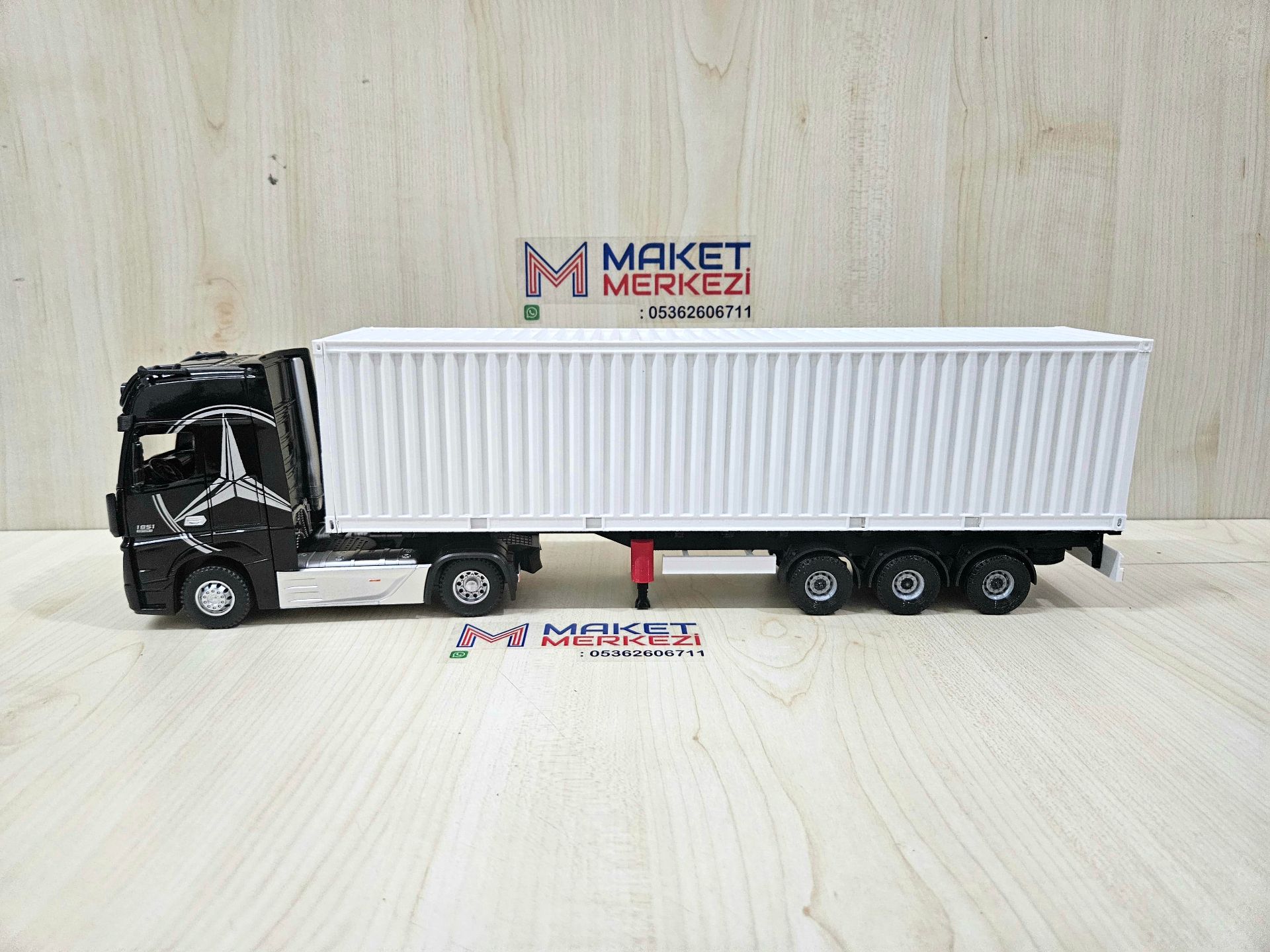 1/36 SİYAH MERCEDES ACTROS 1851 KONTEYNER DORSELİ TIR MAKETİ