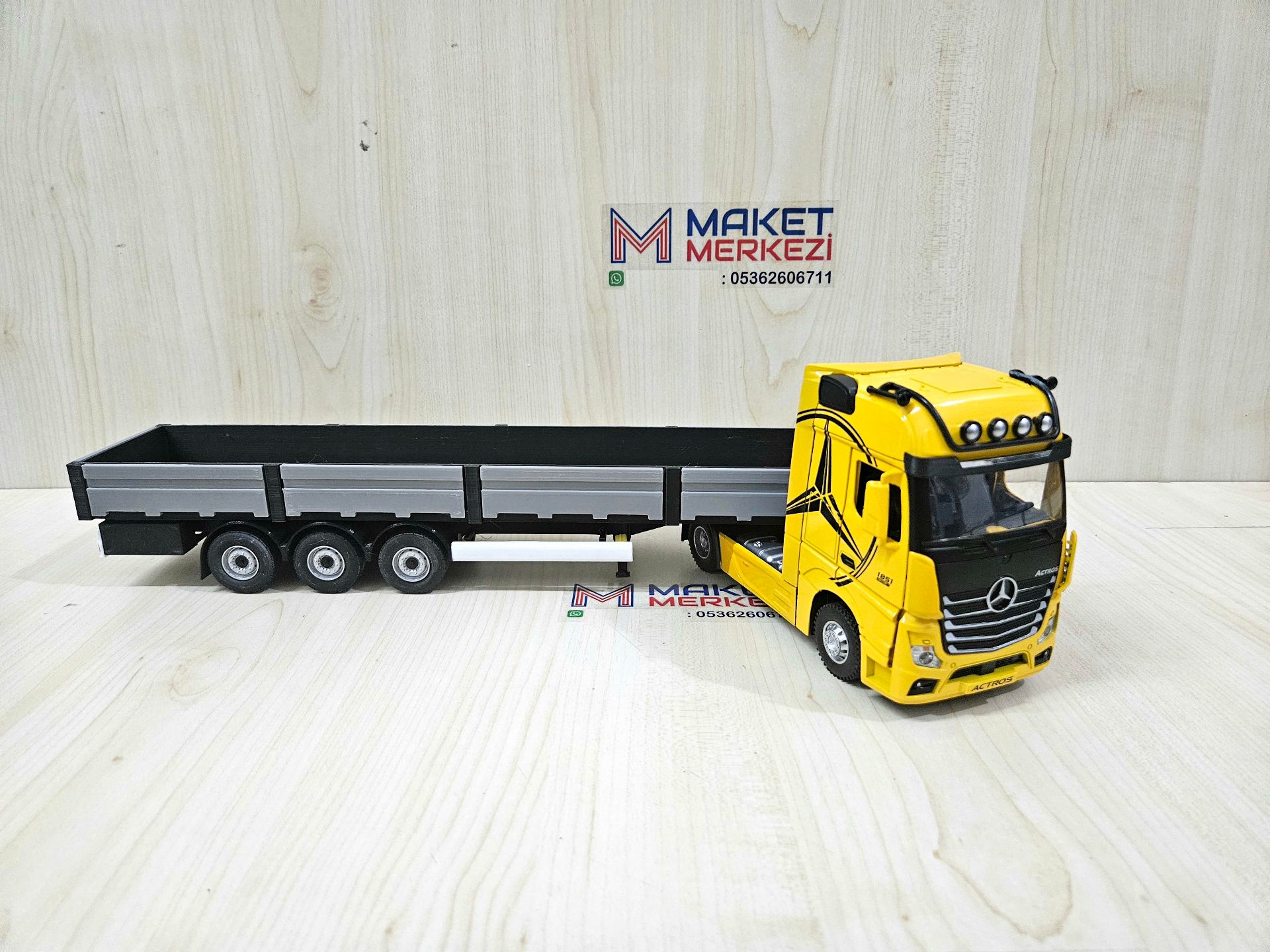 1/36 SARI MERCEDES ACTROS 1851 SAL DORSELİ TIR MAKETİ