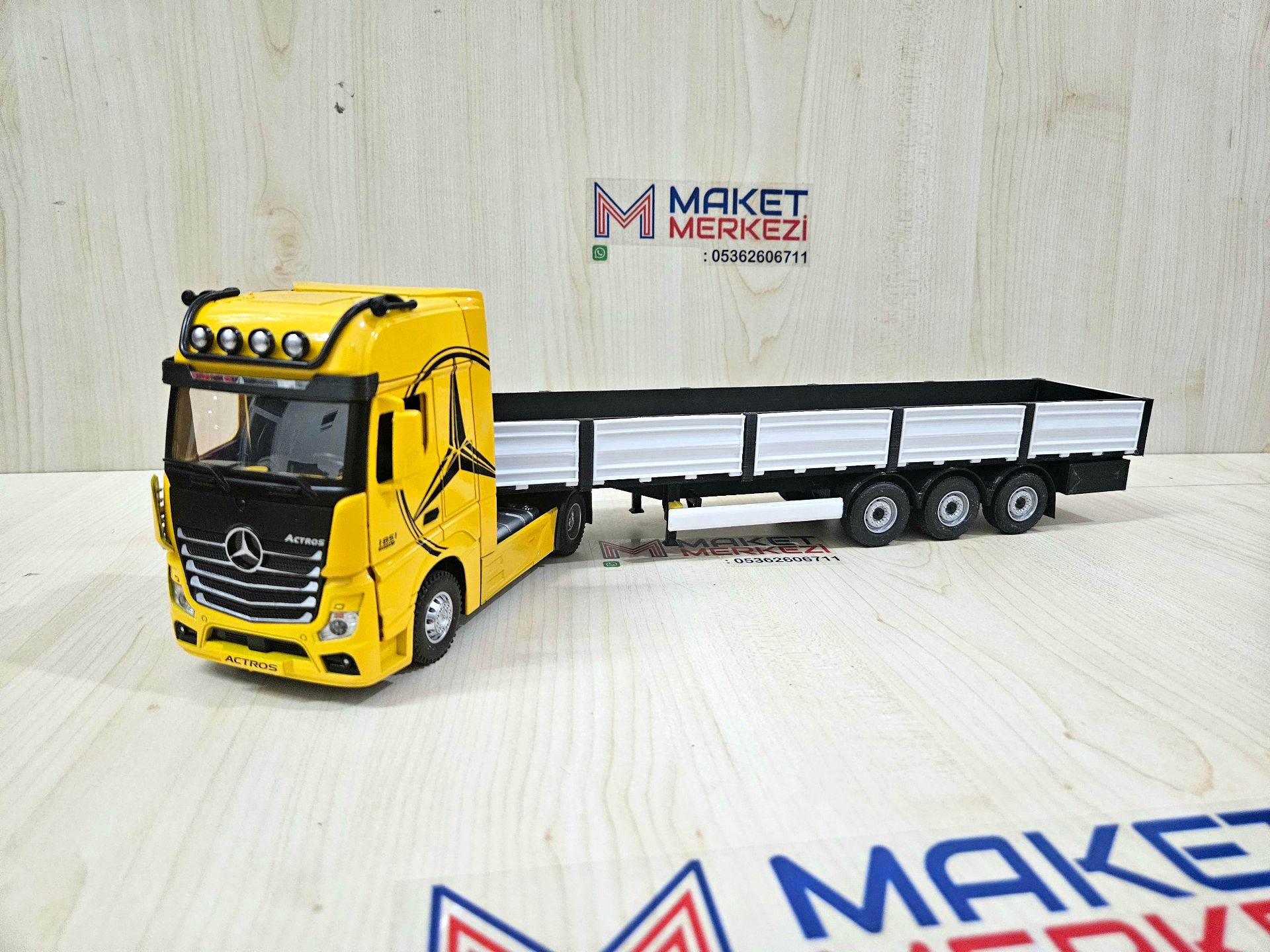 1/36 SARI MERCEDES ACTROS 1851 SAL DORSELİ TIR MAKETİ