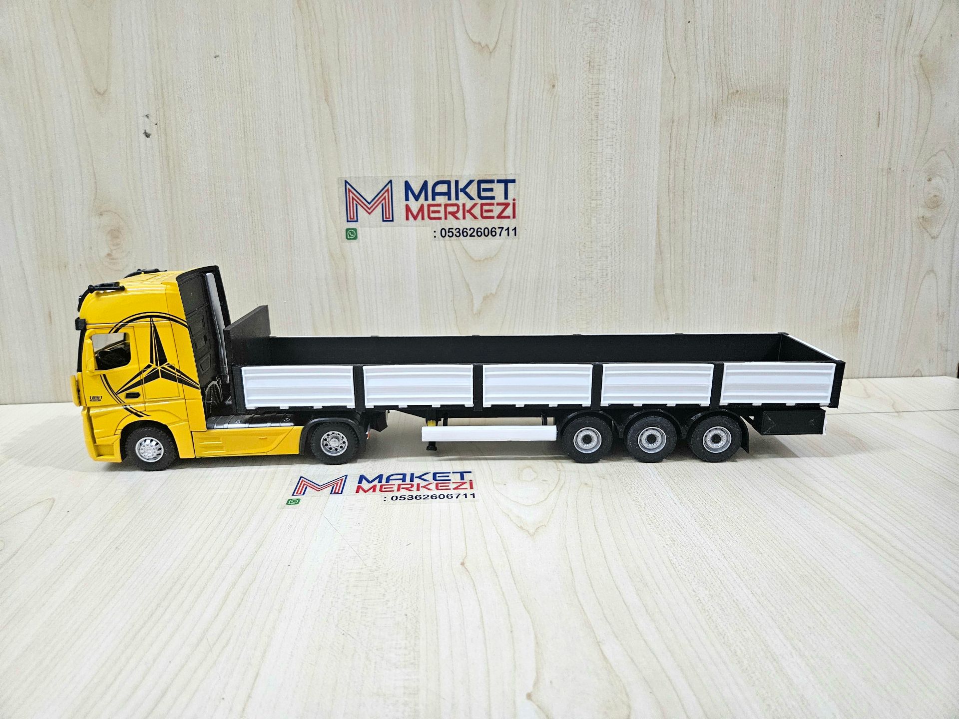 1/36 SARI MERCEDES ACTROS 1851 SAL DORSELİ TIR MAKETİ