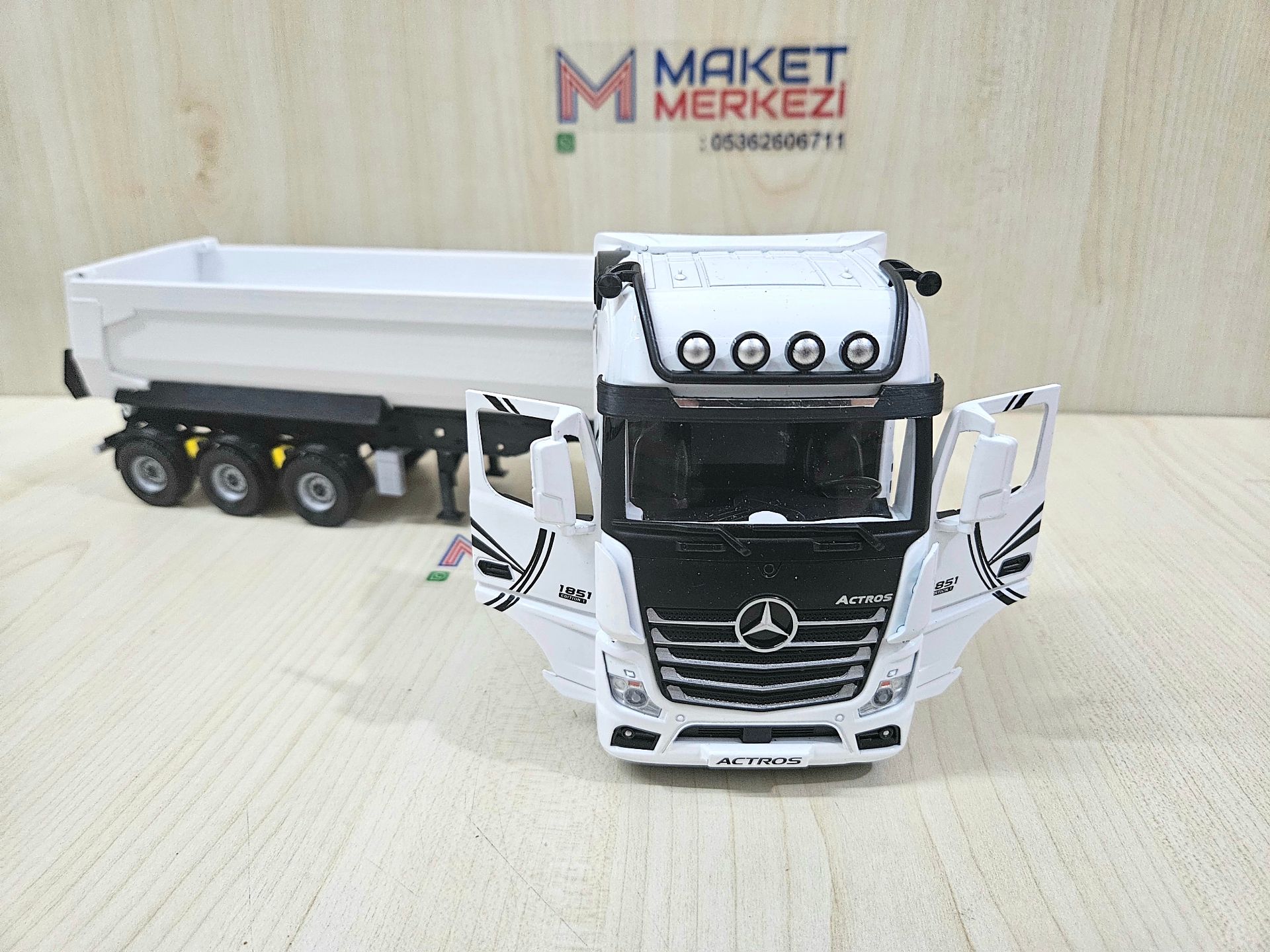 1/36 BEYAZ MERCEDES ACTROS 1851 BEYAZ DAMPER DORSELİ TIR MAKETİ