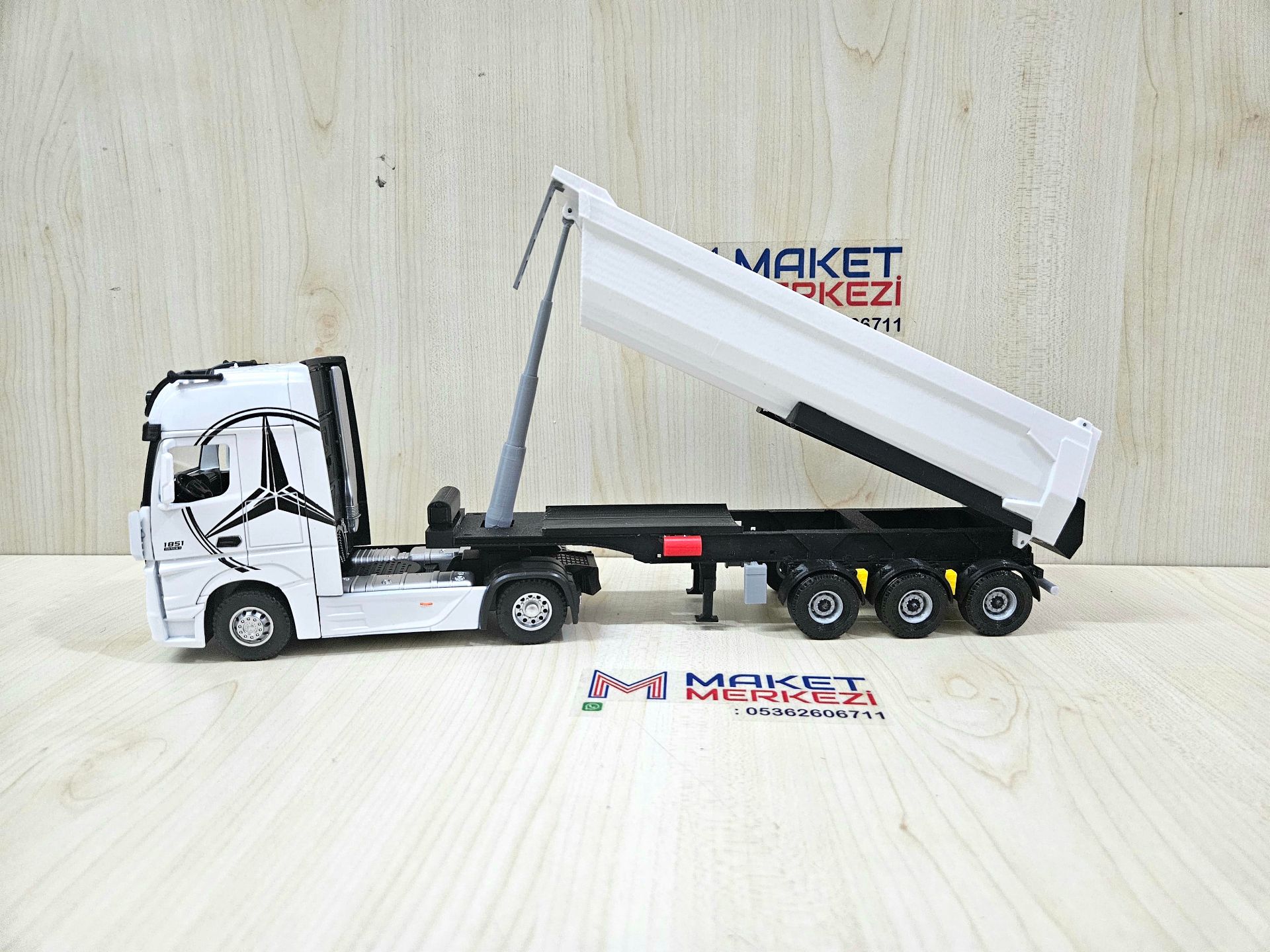 1/36 BEYAZ MERCEDES ACTROS 1851 BEYAZ DAMPER DORSELİ TIR MAKETİ