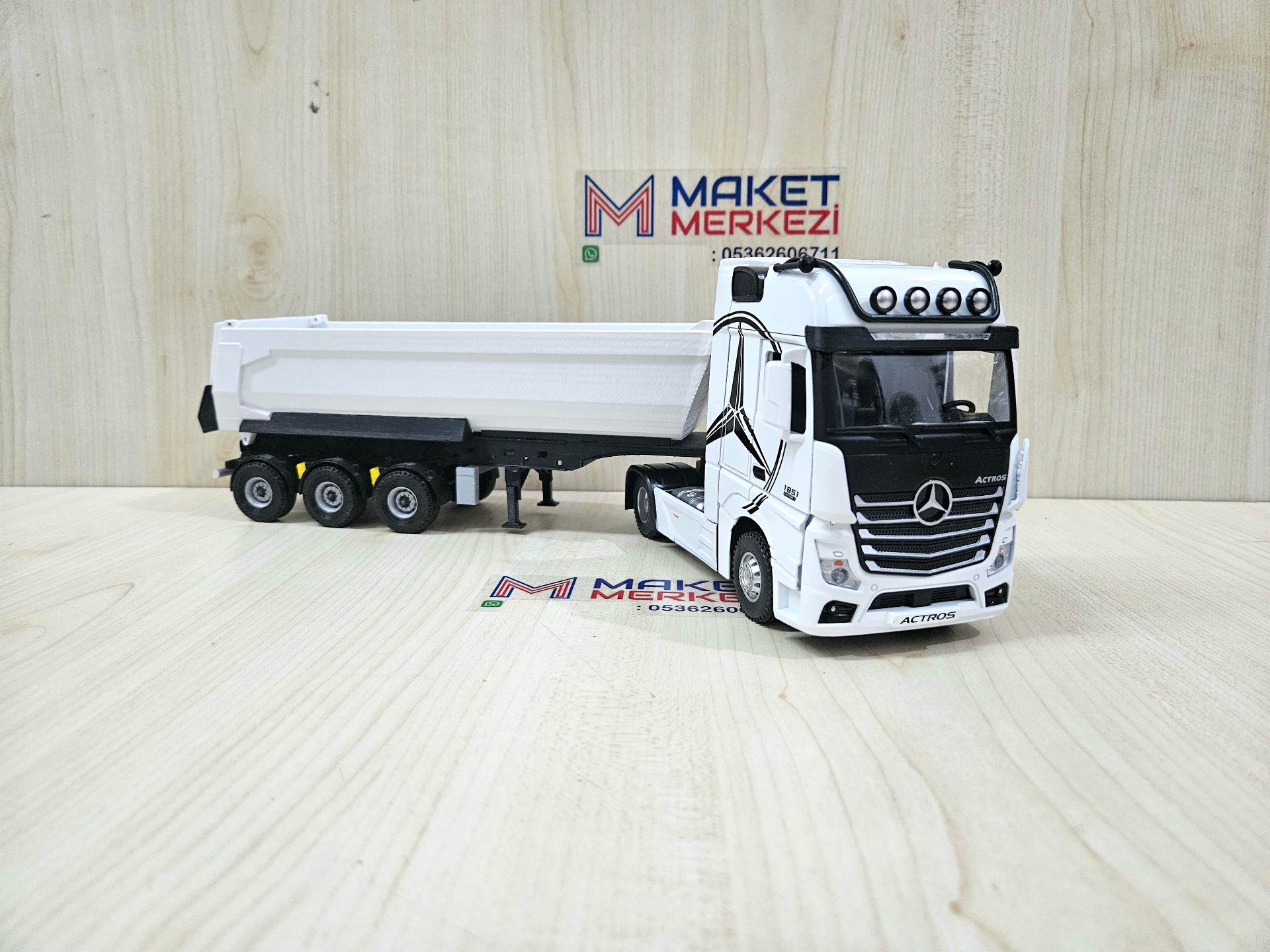 1/36 BEYAZ MERCEDES ACTROS 1851 BEYAZ DAMPER DORSELİ TIR MAKETİ