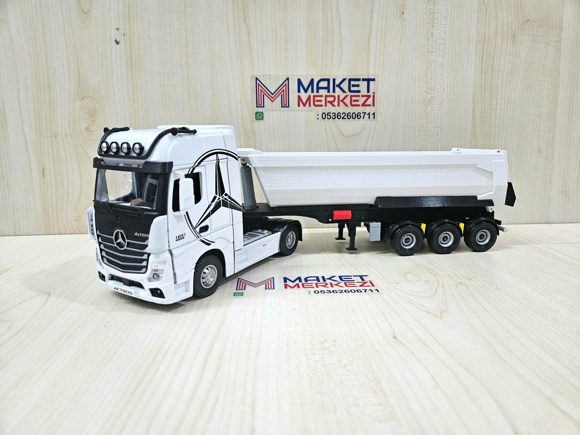 1/36 BEYAZ MERCEDES ACTROS 1851 BEYAZ DAMPER DORSELİ TIR MAKETİ
