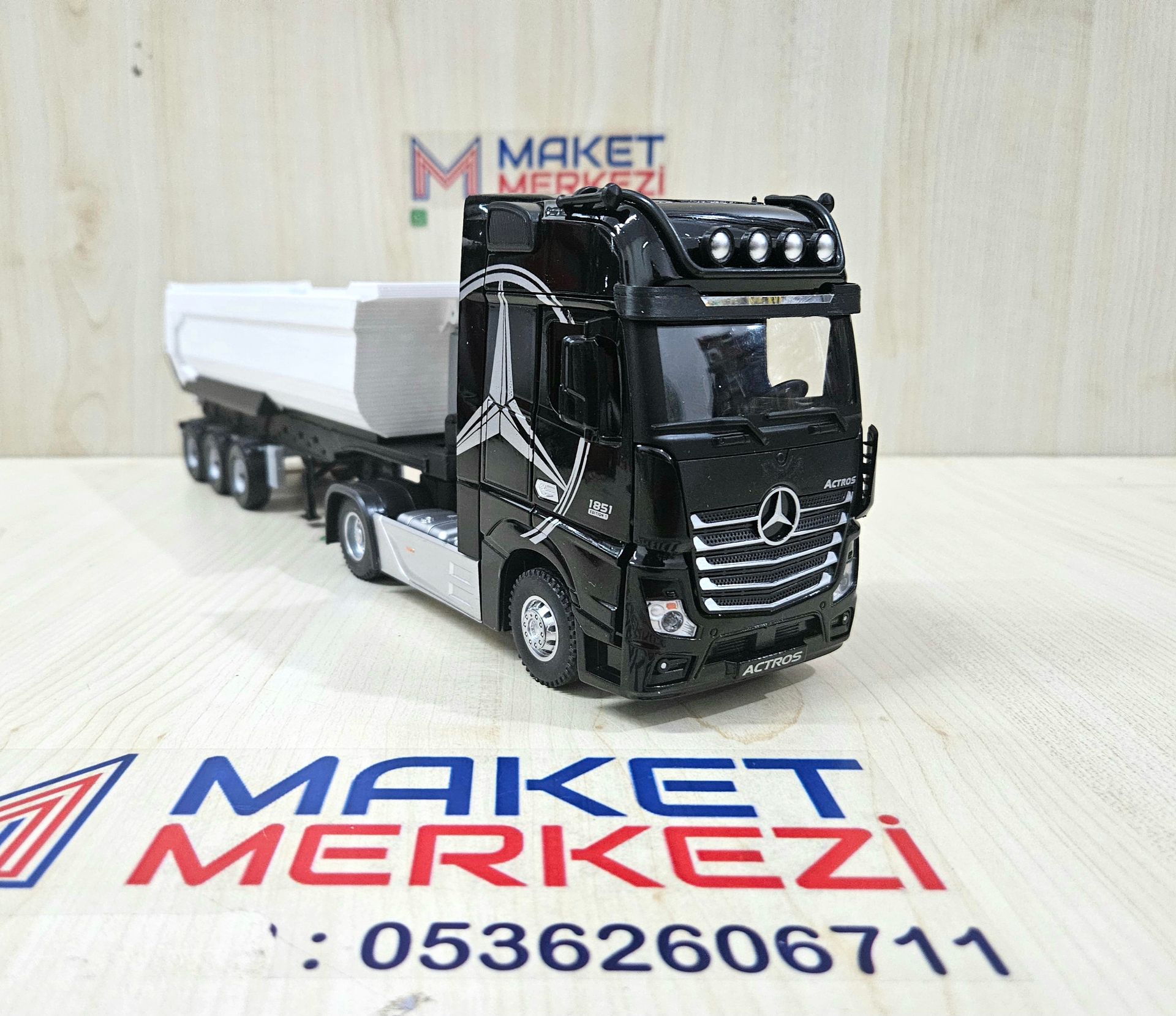 1/36 SİYAH MERCEDES ACTROS 1851 BEYAZ DAMPER DORSELİ TIR MAKETİ