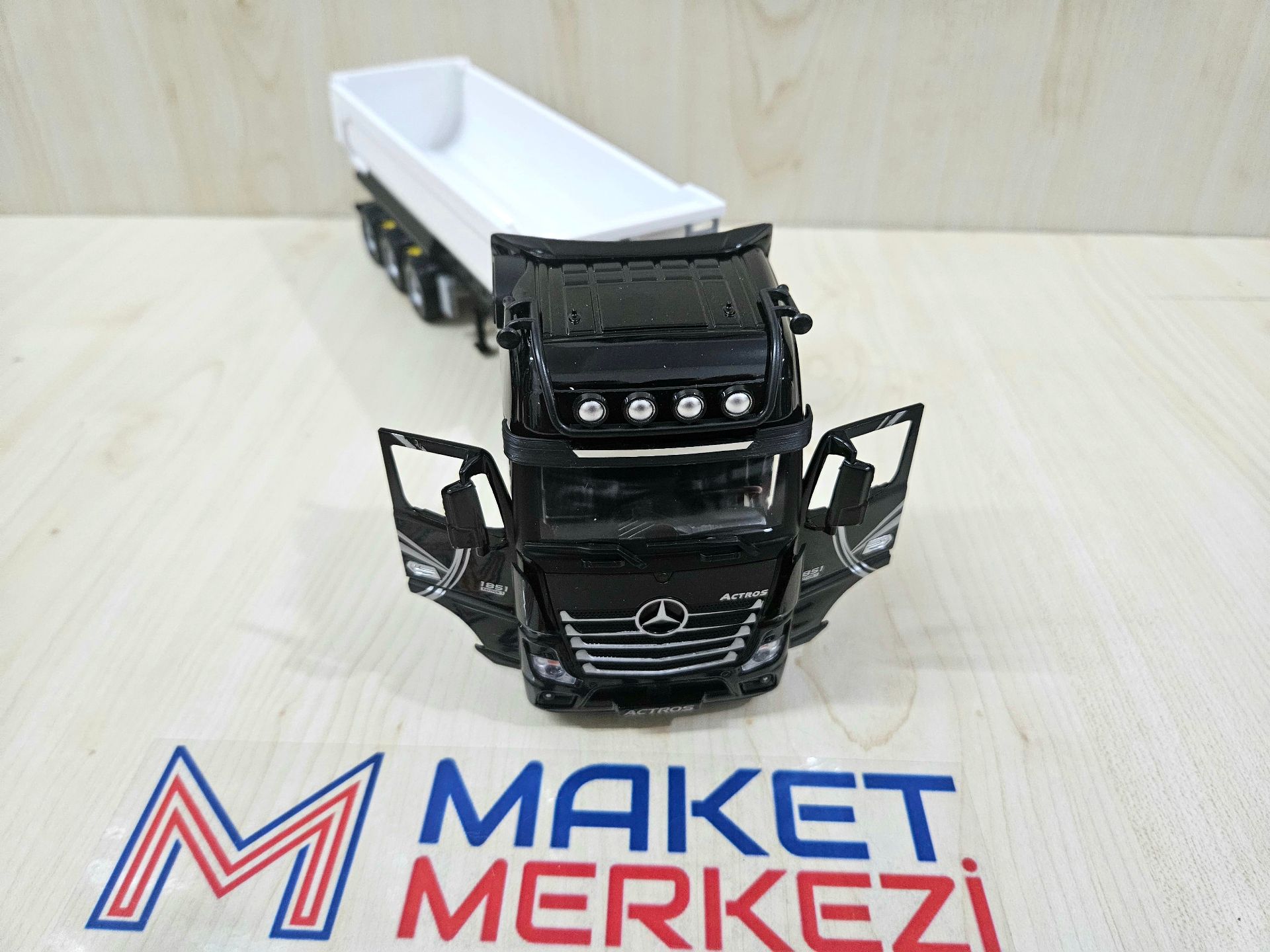 1/36 SİYAH MERCEDES ACTROS 1851 BEYAZ DAMPER DORSELİ TIR MAKETİ