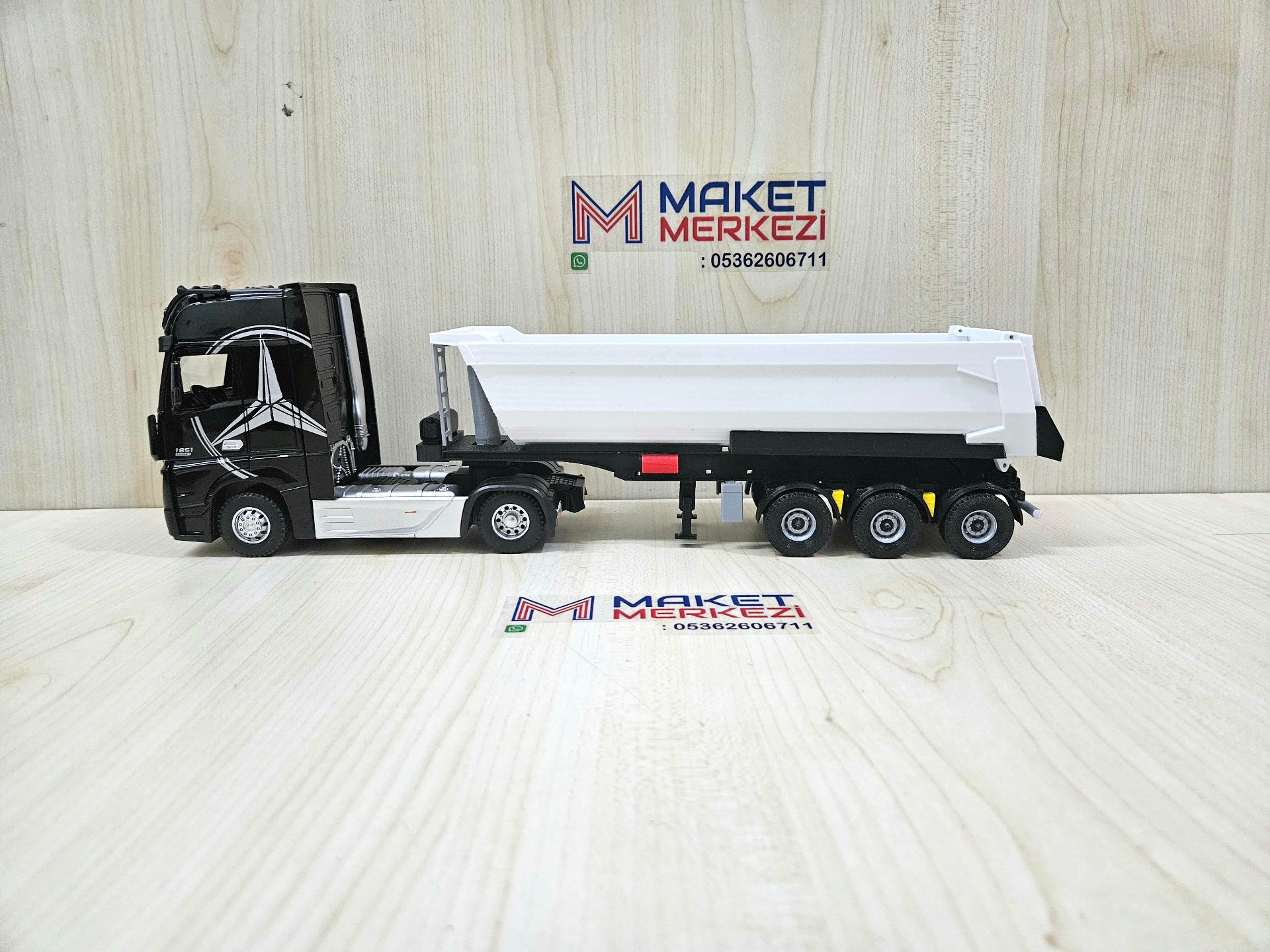1/36 SİYAH MERCEDES ACTROS 1851 BEYAZ DAMPER DORSELİ TIR MAKETİ