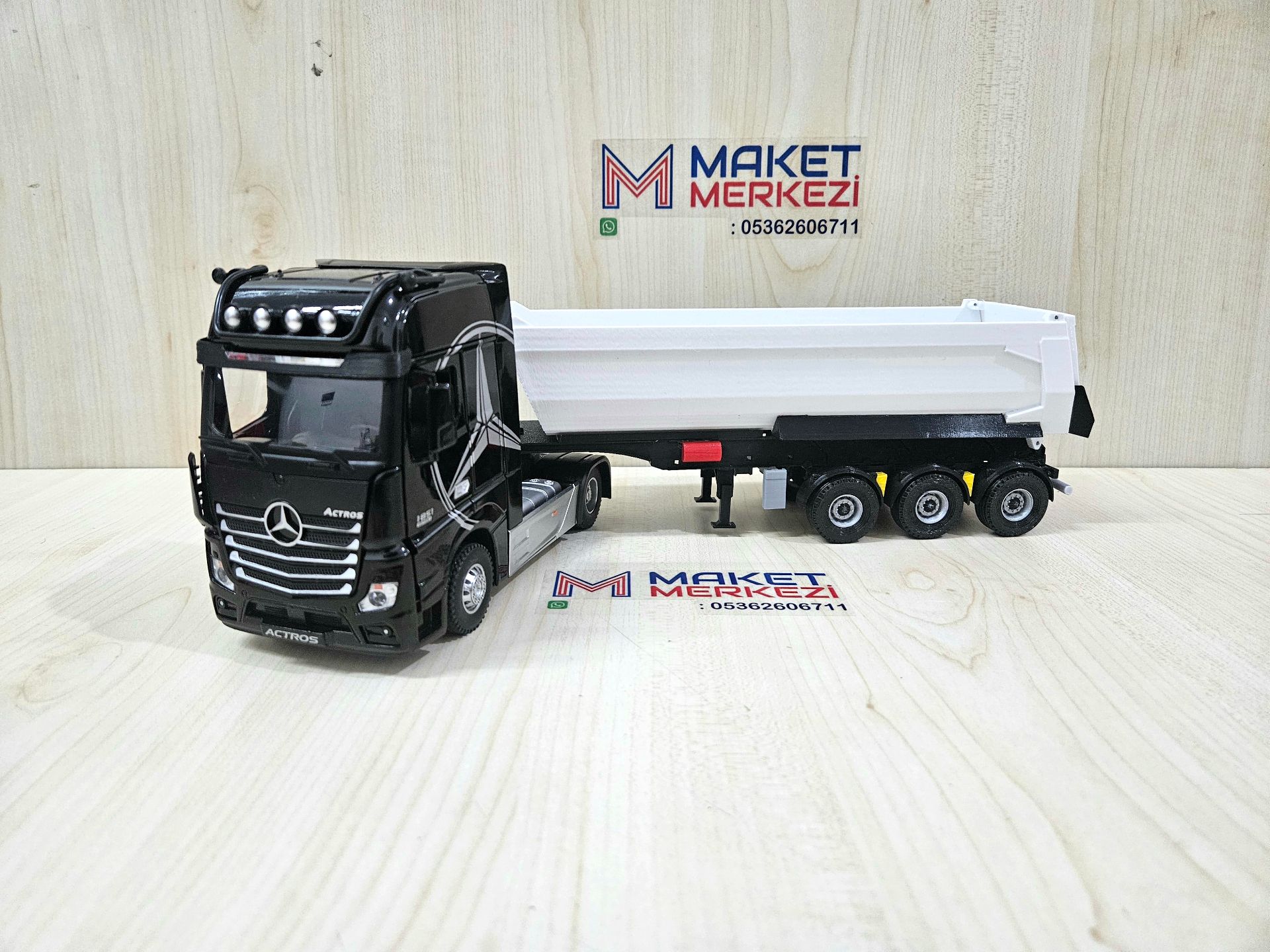 1/36 SİYAH MERCEDES ACTROS 1851 BEYAZ DAMPER DORSELİ TIR MAKETİ