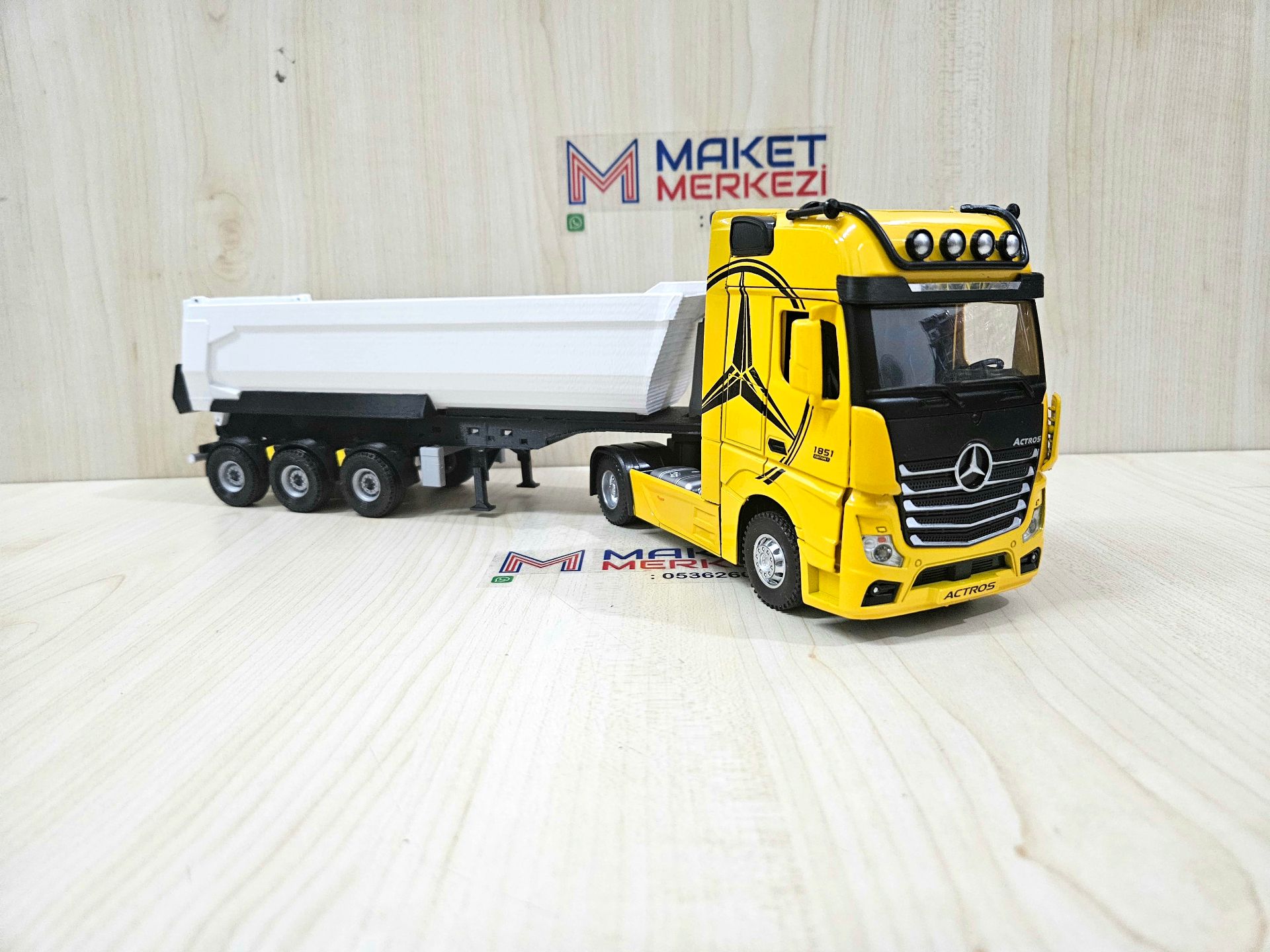 1/36 SARI MERCEDES ACTROS 1851 BEYAZ DAMPER DORSELİ TIR MAKETİ