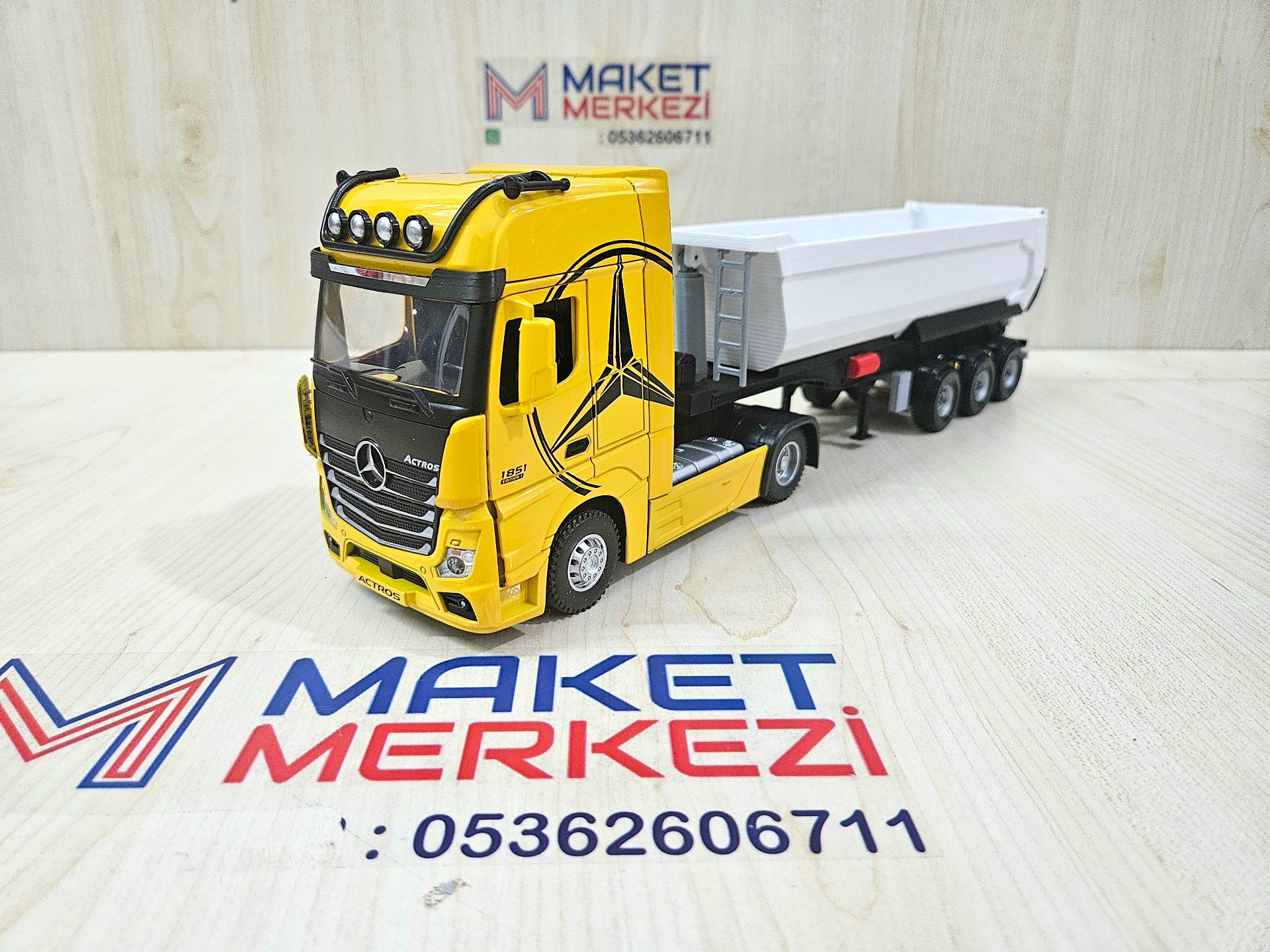 1/36 SARI MERCEDES ACTROS 1851 BEYAZ DAMPER DORSELİ TIR MAKETİ