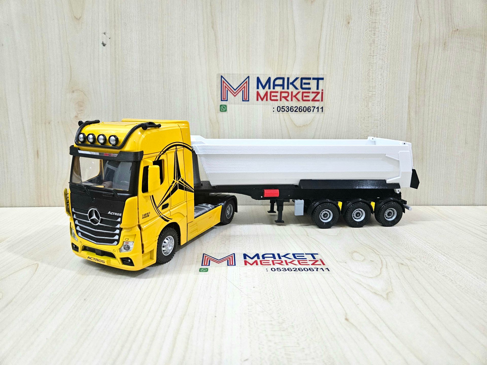 1/36 SARI MERCEDES ACTROS 1851 BEYAZ DAMPER DORSELİ TIR MAKETİ