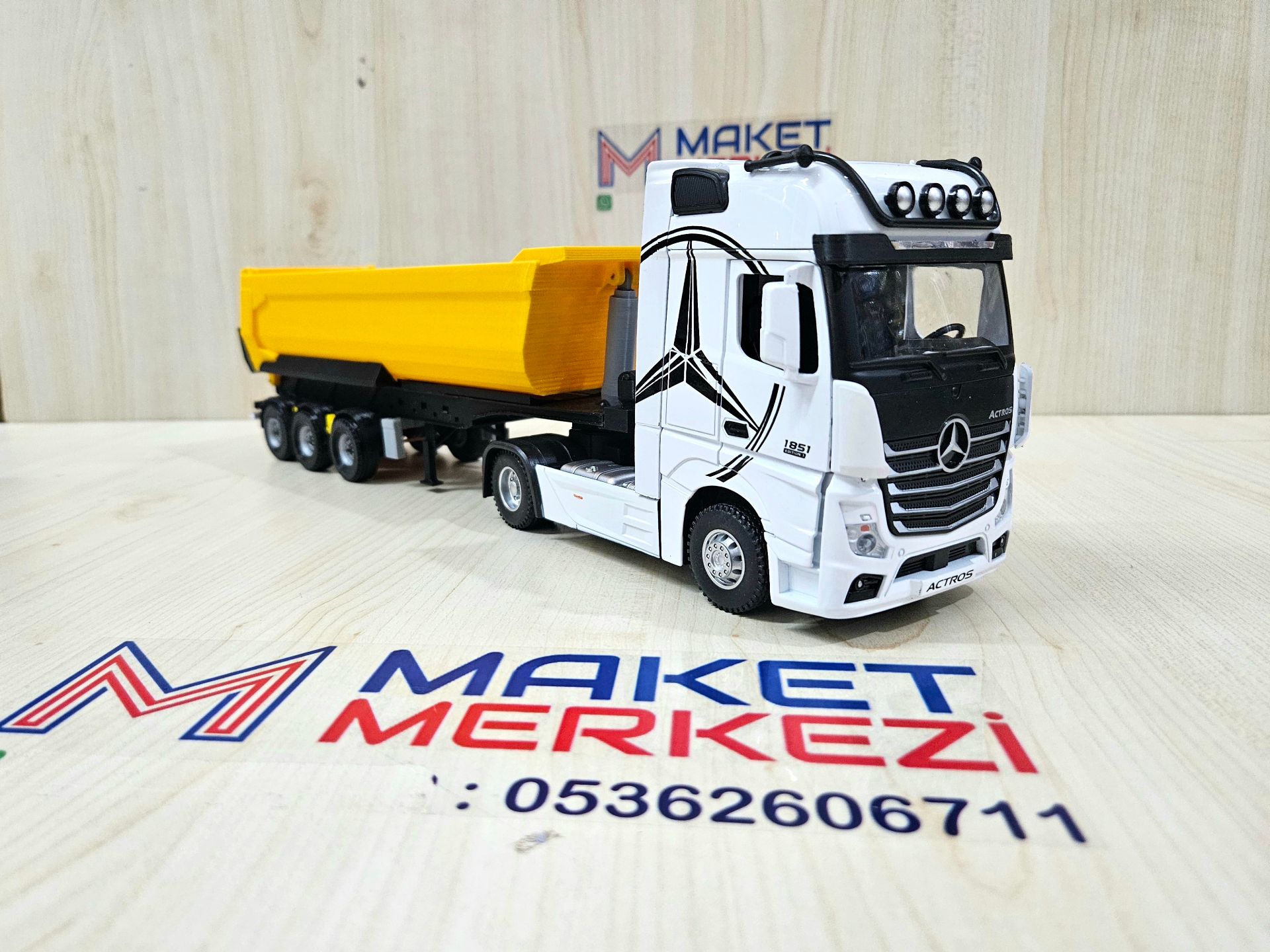 1/36 BEYAZ MERCEDES ACTROS 1851 SARI DAMPER DORSELİ TIR MAKETİ