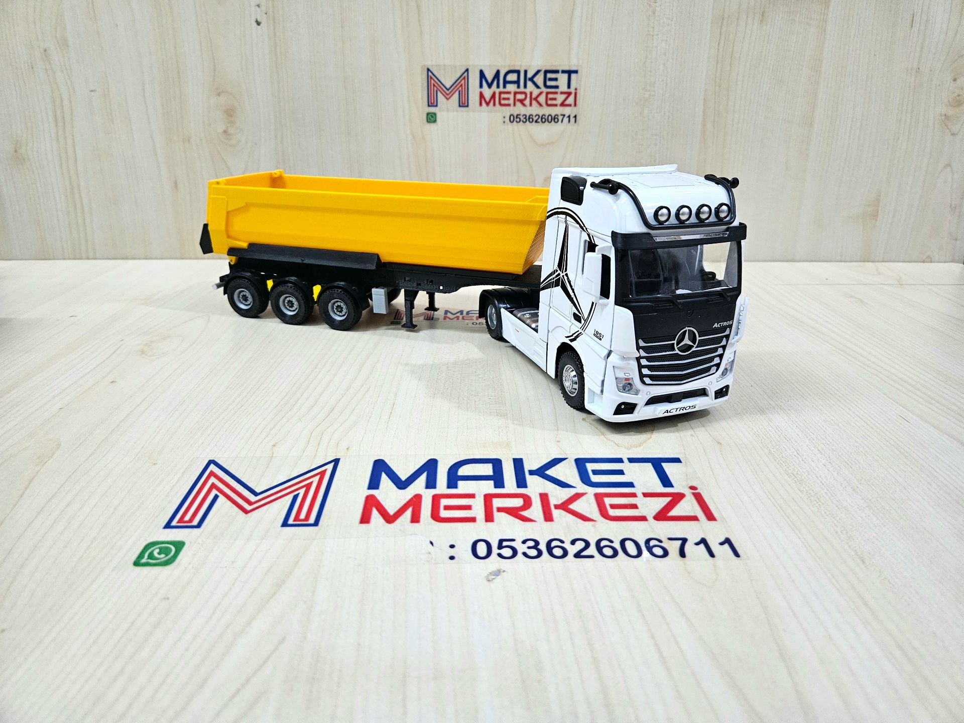 1/36 BEYAZ MERCEDES ACTROS 1851 SARI DAMPER DORSELİ TIR MAKETİ