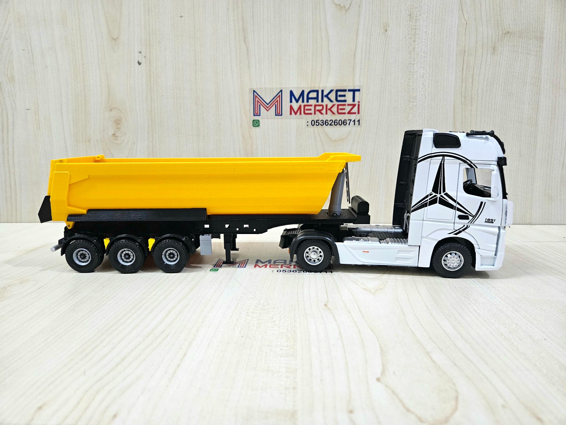 1/36 BEYAZ MERCEDES ACTROS 1851 SARI DAMPER DORSELİ TIR MAKETİ
