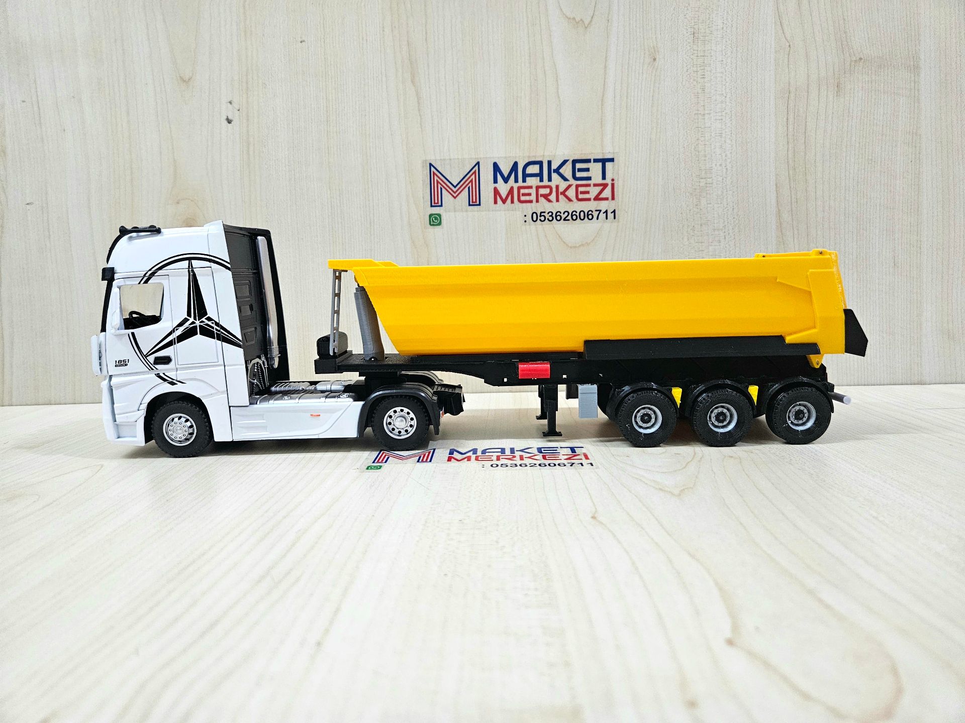 1/36 BEYAZ MERCEDES ACTROS 1851 SARI DAMPER DORSELİ TIR MAKETİ