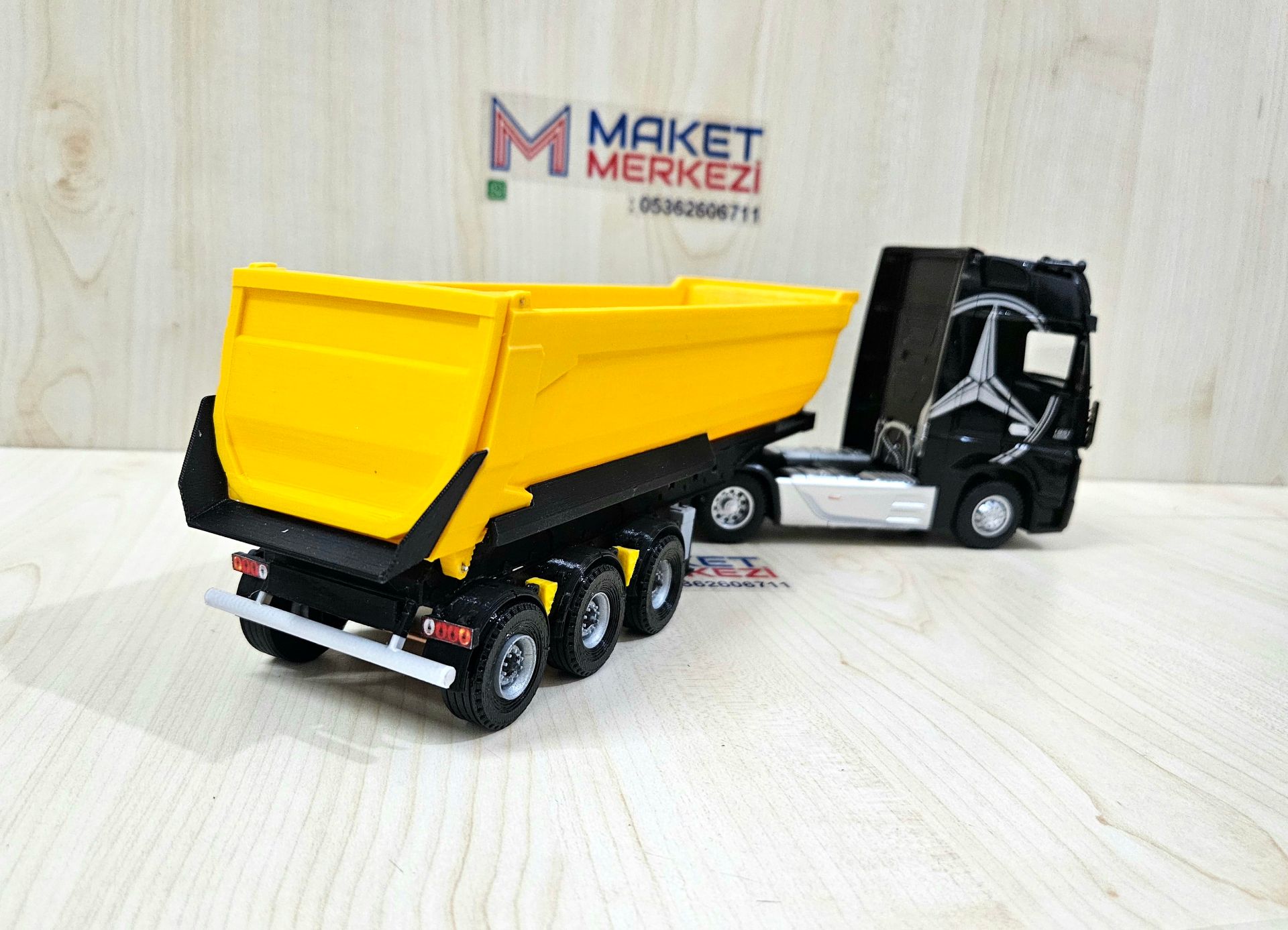 1/36 SİYAH MERCEDES ACTROS 1851 SARI DAMPER DORSELİ TIR MAKETİ