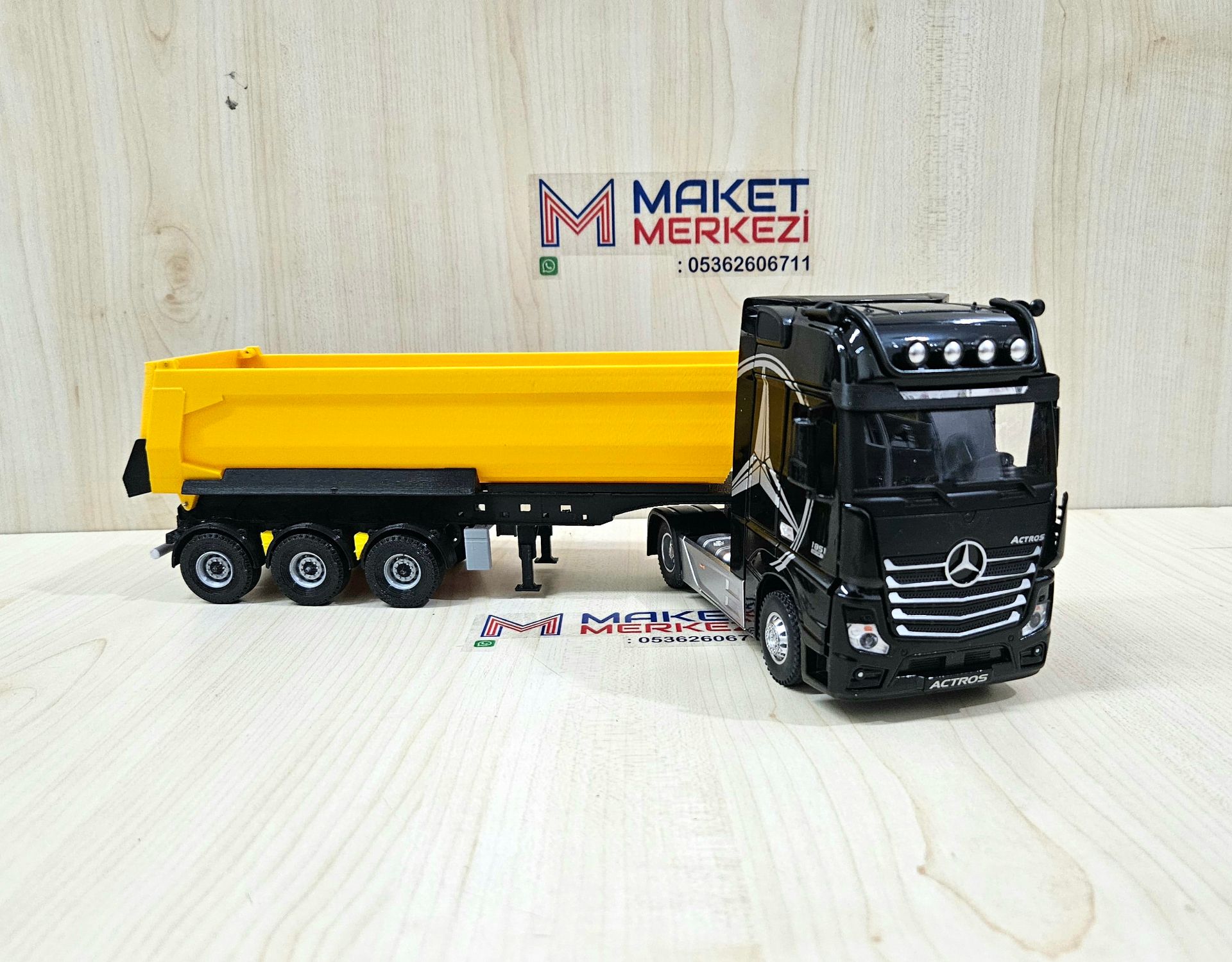 1/36 SİYAH MERCEDES ACTROS 1851 SARI DAMPER DORSELİ TIR MAKETİ
