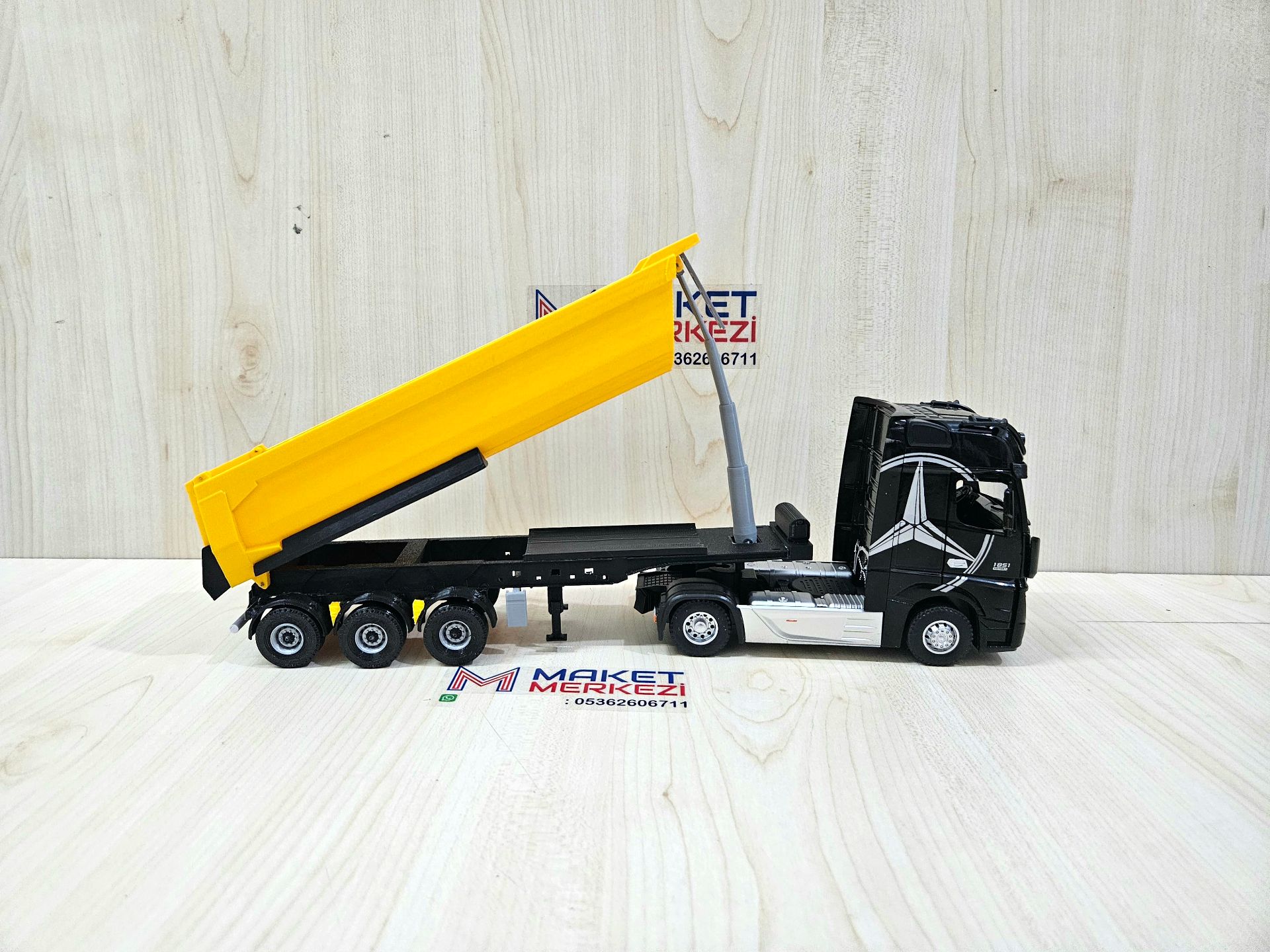 1/36 SİYAH MERCEDES ACTROS 1851 SARI DAMPER DORSELİ TIR MAKETİ