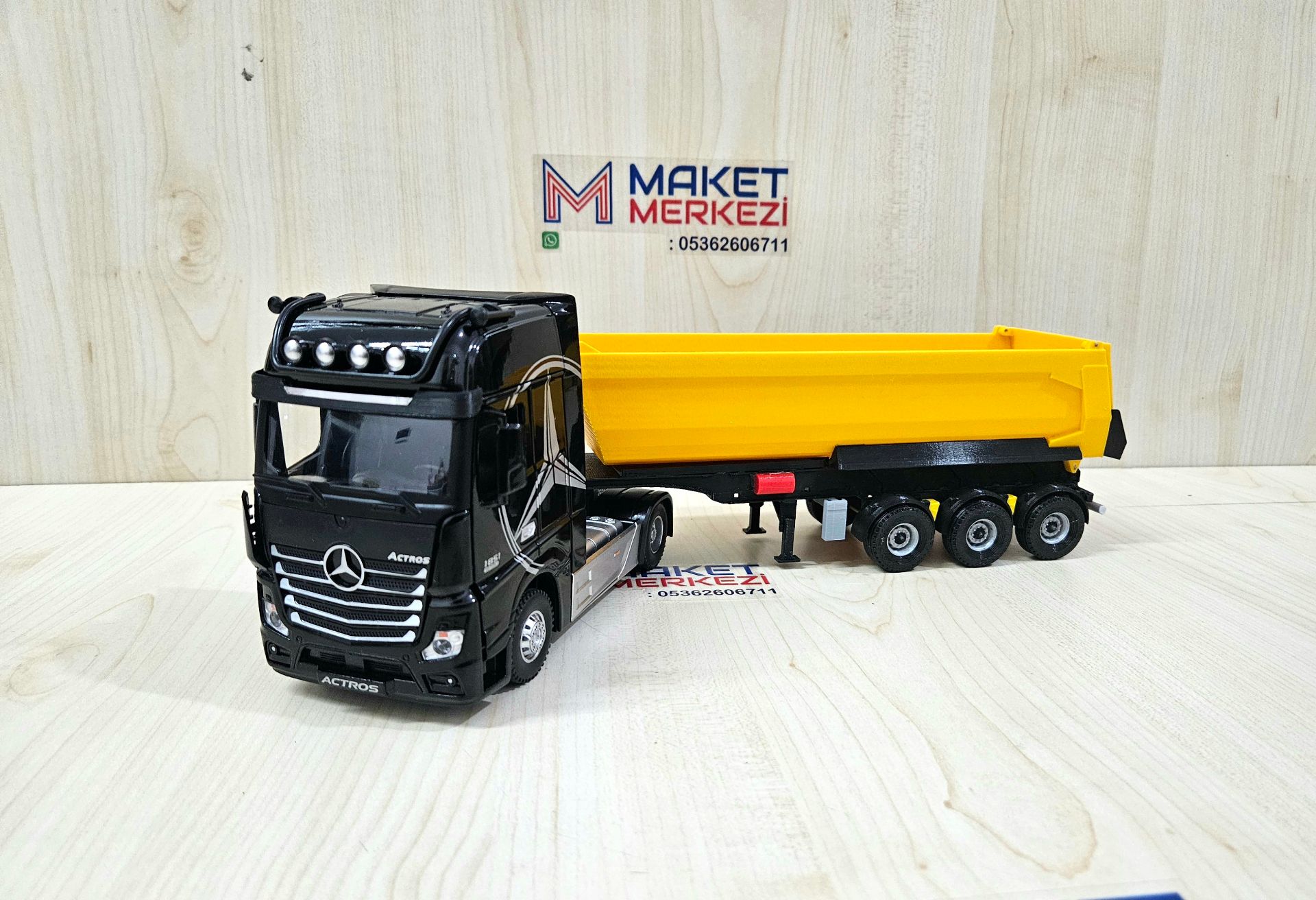 1/36 SİYAH MERCEDES ACTROS 1851 SARI DAMPER DORSELİ TIR MAKETİ