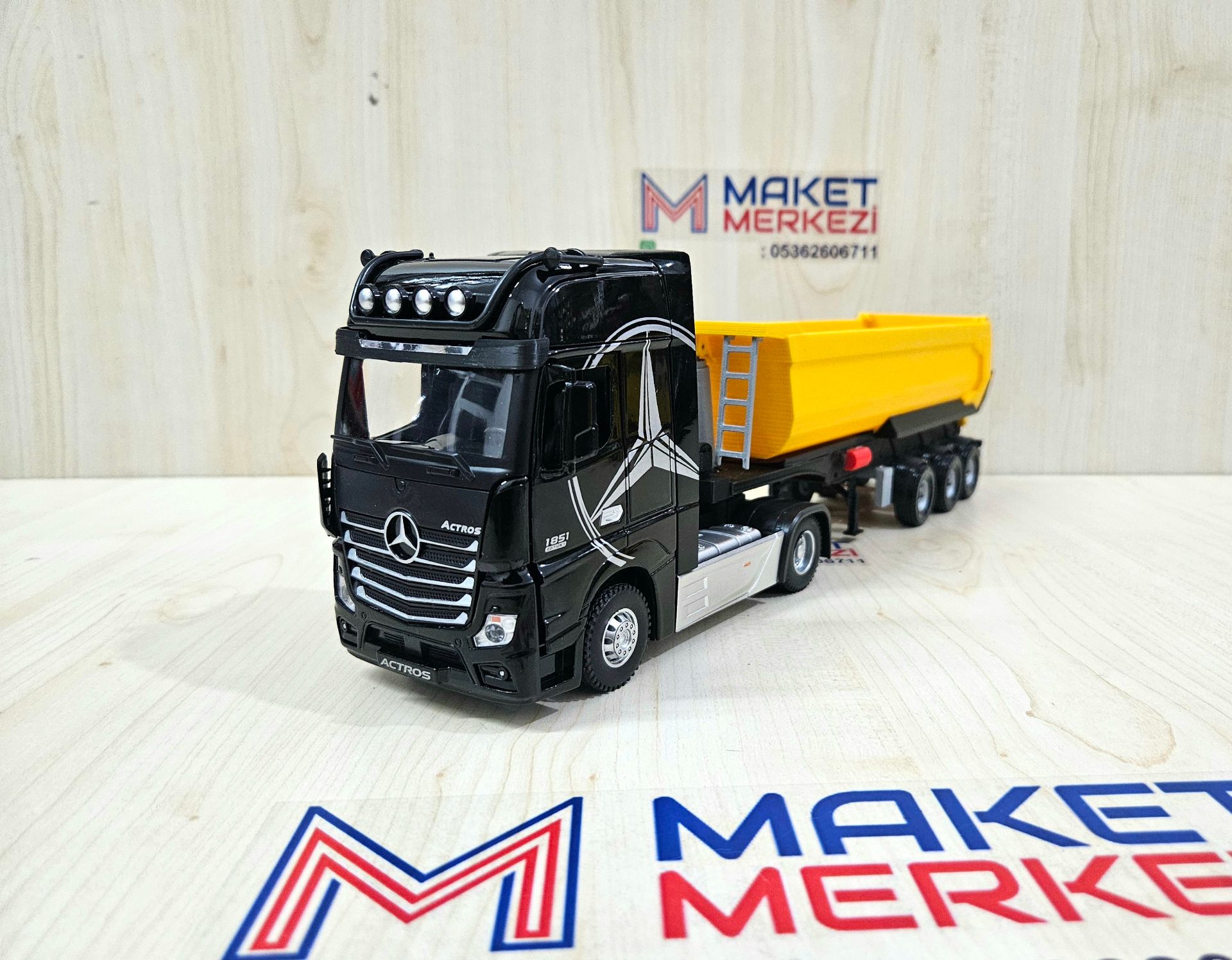 1/36 SİYAH MERCEDES ACTROS 1851 SARI DAMPER DORSELİ TIR MAKETİ