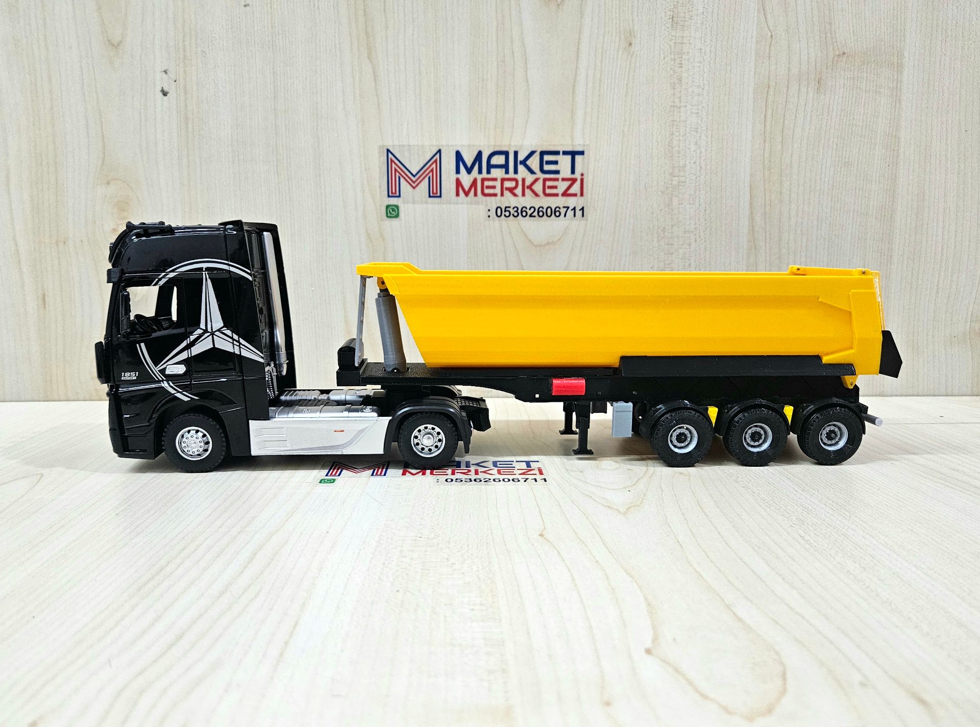 1/36 SİYAH MERCEDES ACTROS 1851 SARI DAMPER DORSELİ TIR MAKETİ
