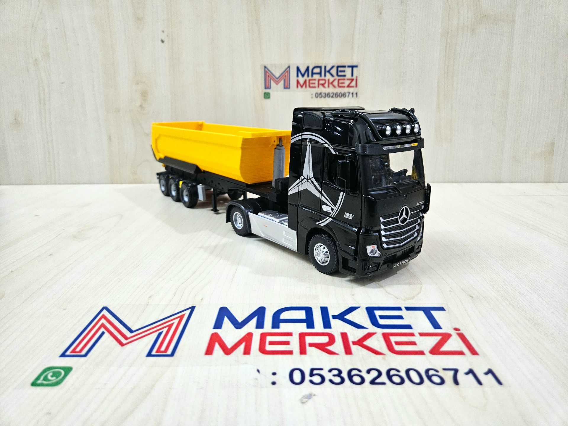1/36 SİYAH MERCEDES ACTROS 1851 SARI DAMPER DORSELİ TIR MAKETİ