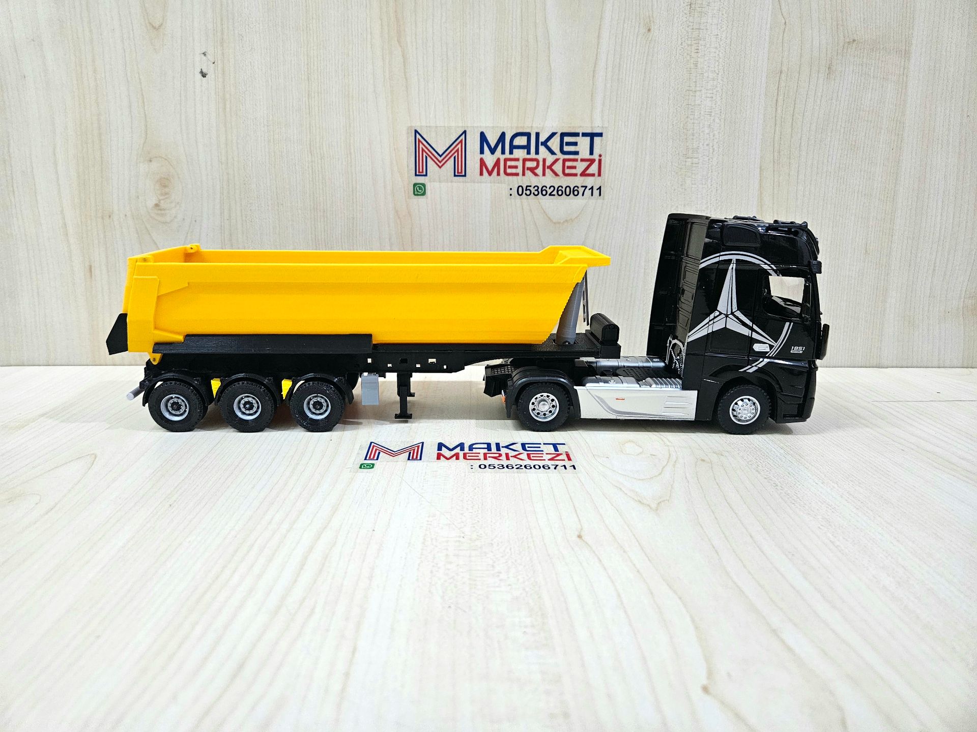 1/36 SİYAH MERCEDES ACTROS 1851 SARI DAMPER DORSELİ TIR MAKETİ
