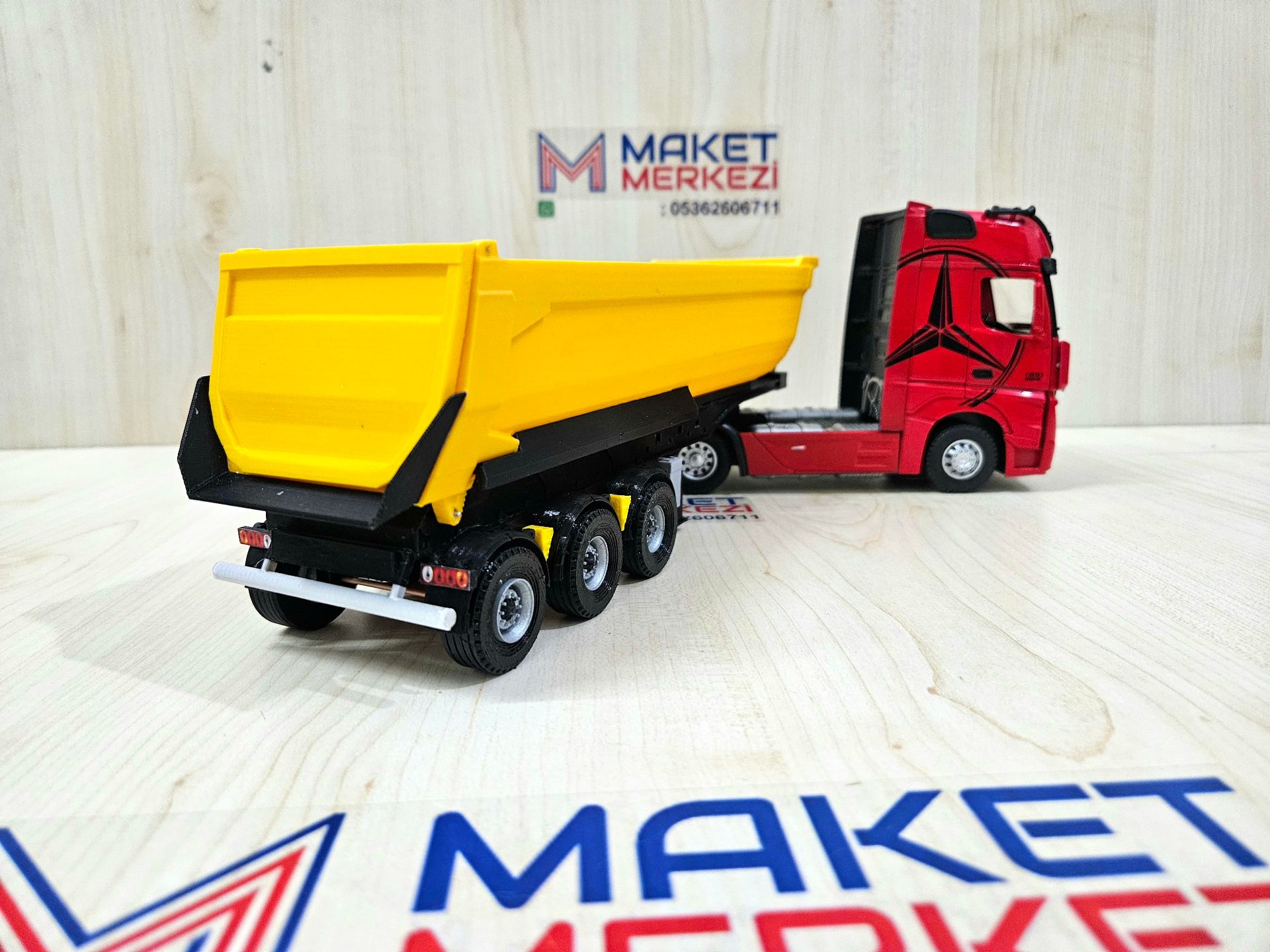 1/36 KIRMIZI MERCEDES ACTROS 1851 SARI DAMPER DORSELİ TIR MAKETİ