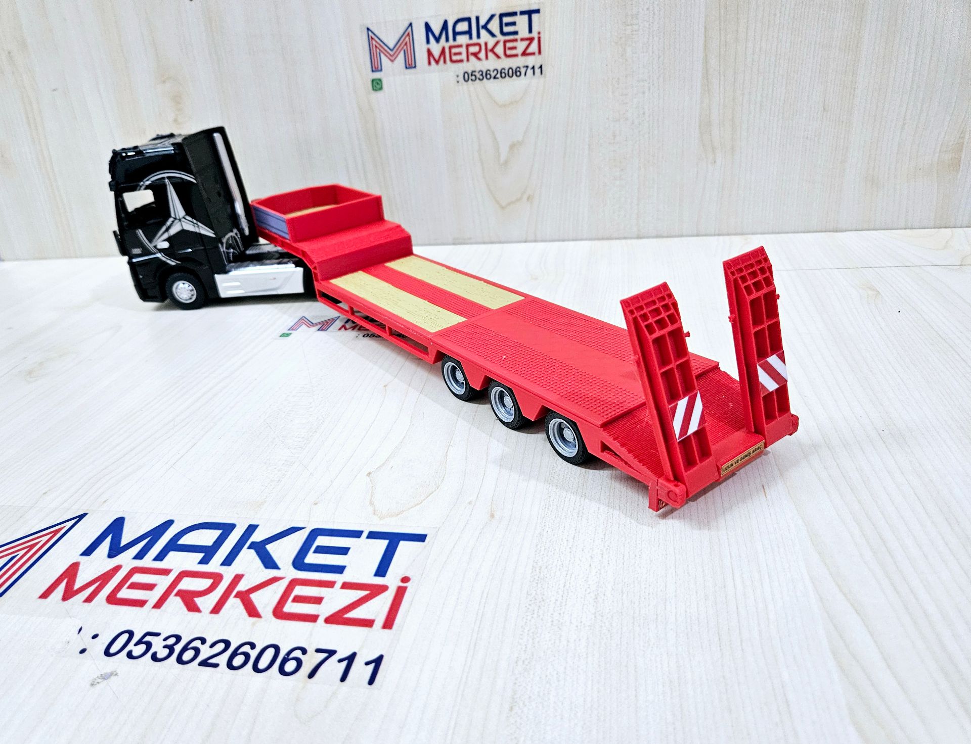 1/36 SİYAH MERCEDES ACTROS 1851 LOWBED DORSELİ TIR MAKETİ