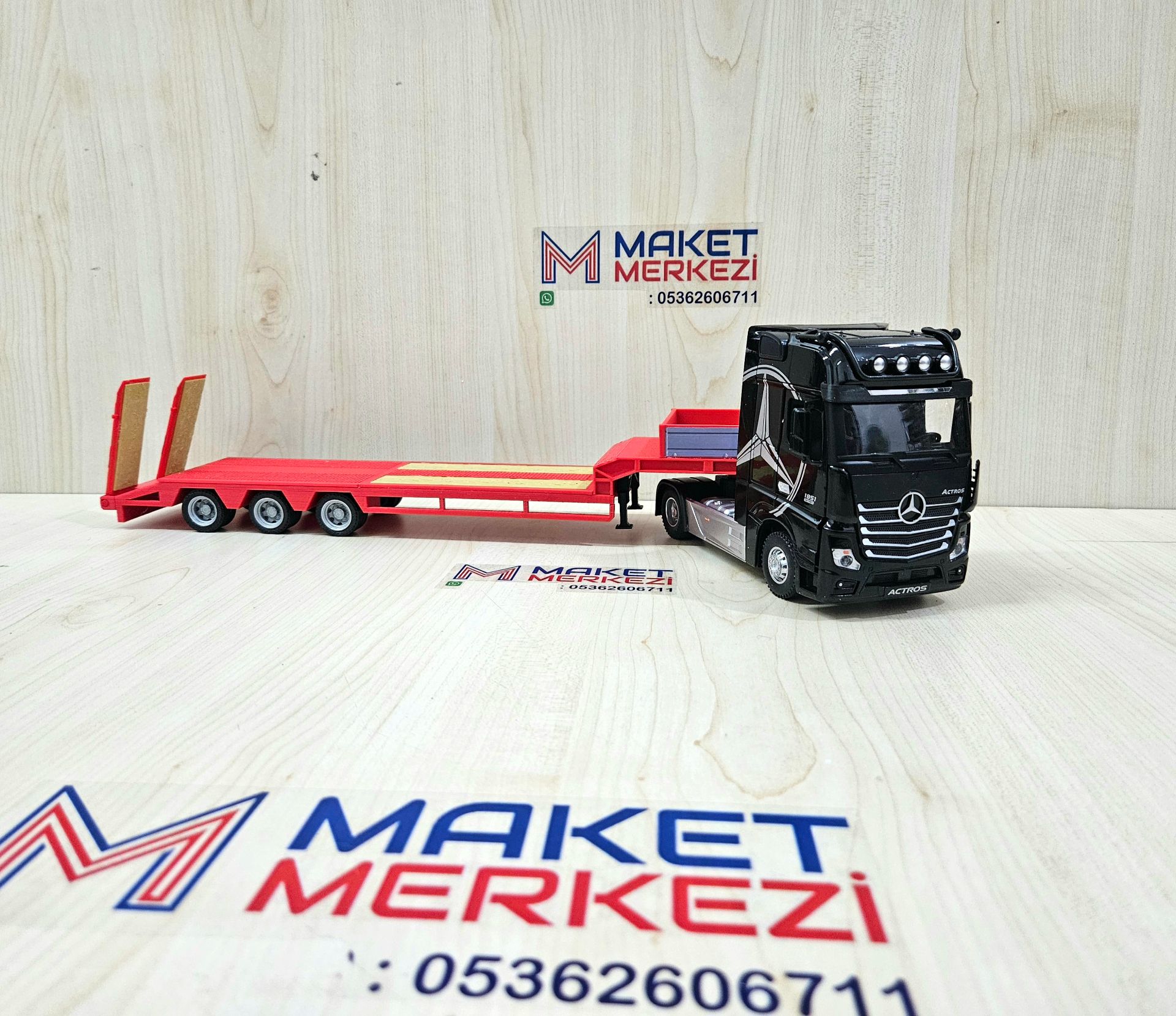 1/36 SİYAH MERCEDES ACTROS 1851 LOWBED DORSELİ TIR MAKETİ