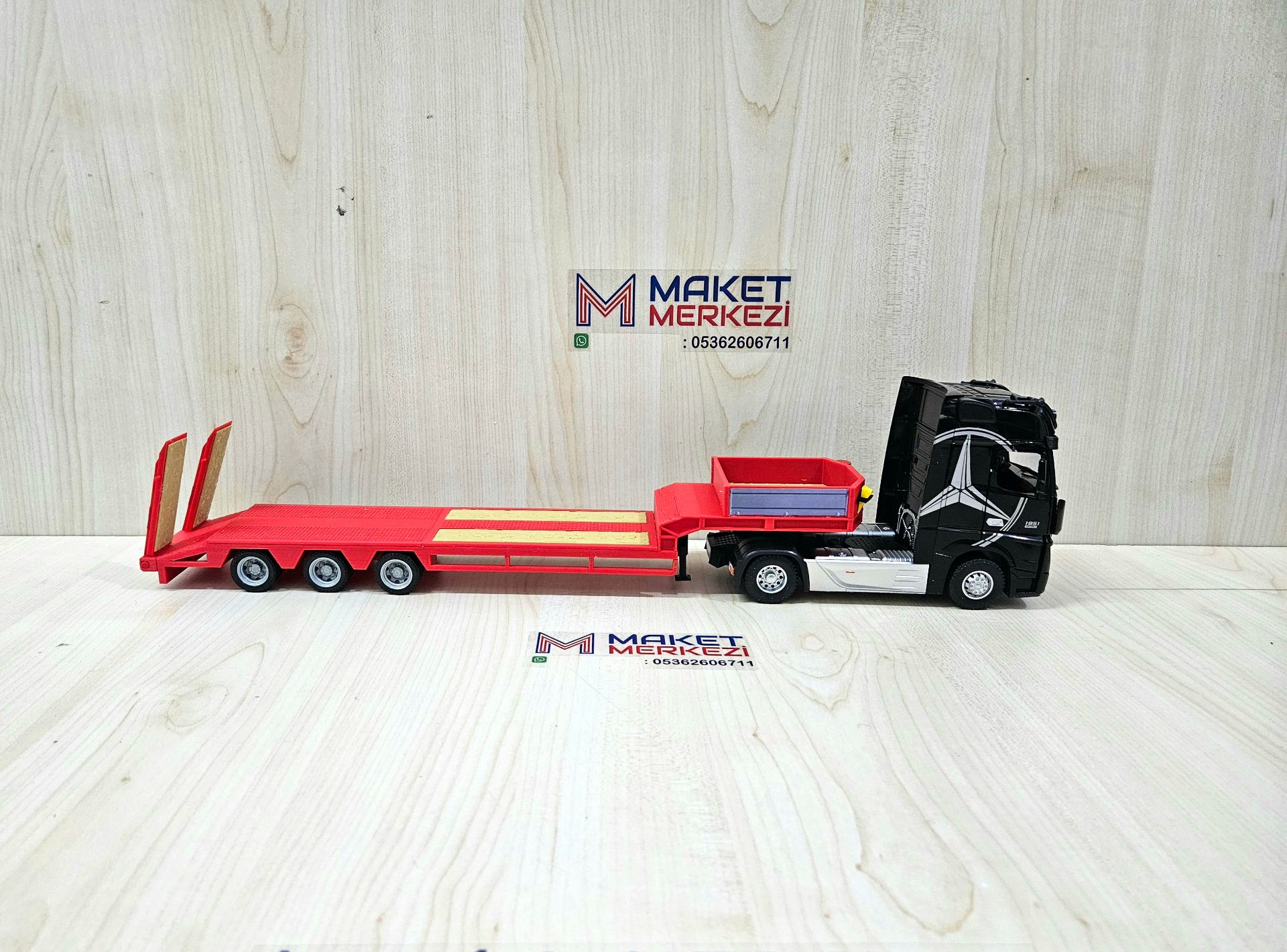 1/36 SİYAH MERCEDES ACTROS 1851 LOWBED DORSELİ TIR MAKETİ