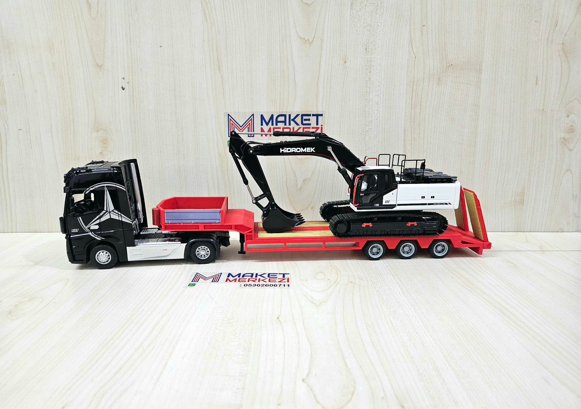 1/36 SİYAH MERCEDES ACTROS 1851 LOWBED DORSELİ TIR MAKETİ