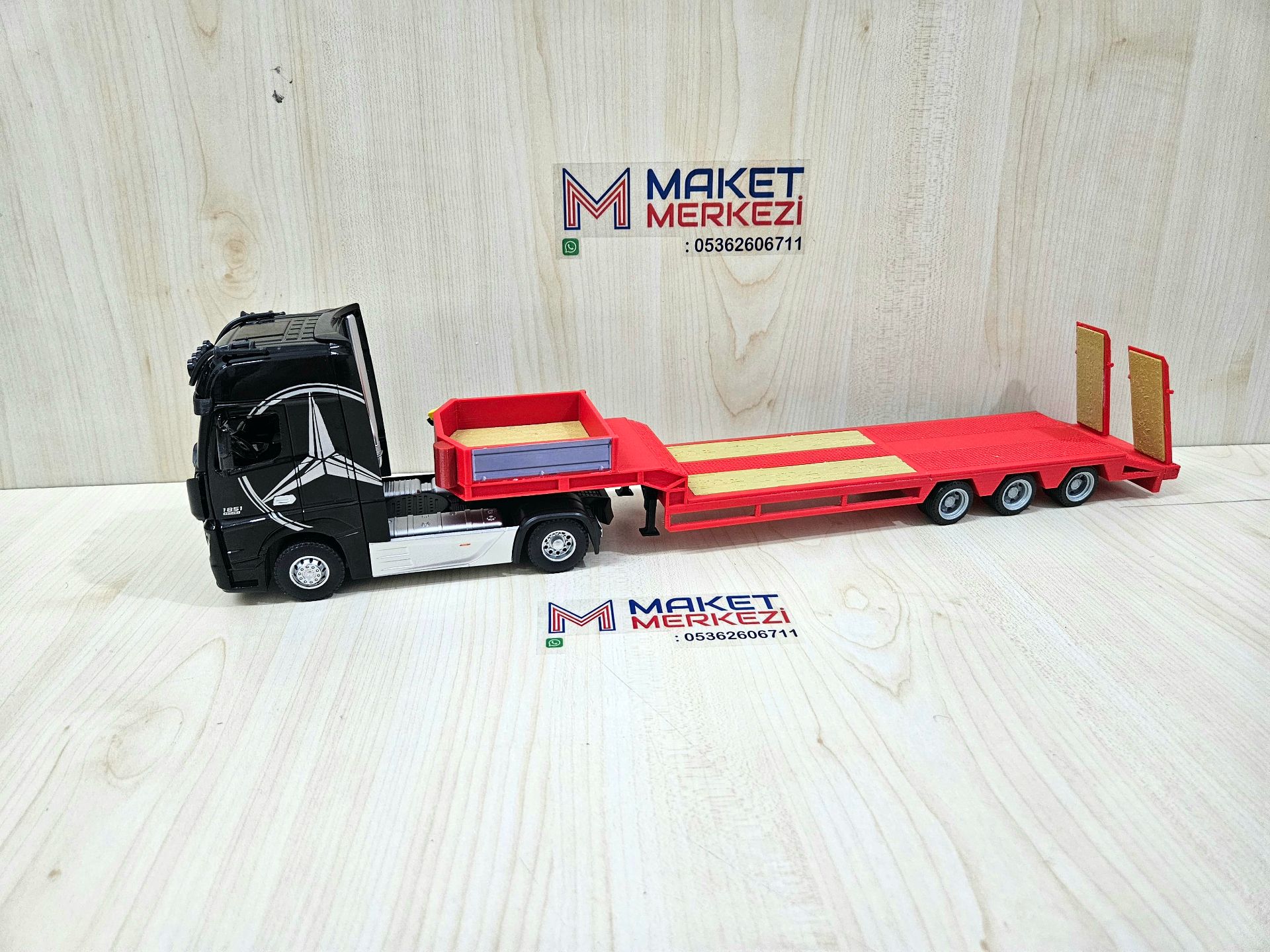 1/36 SİYAH MERCEDES ACTROS 1851 LOWBED DORSELİ TIR MAKETİ