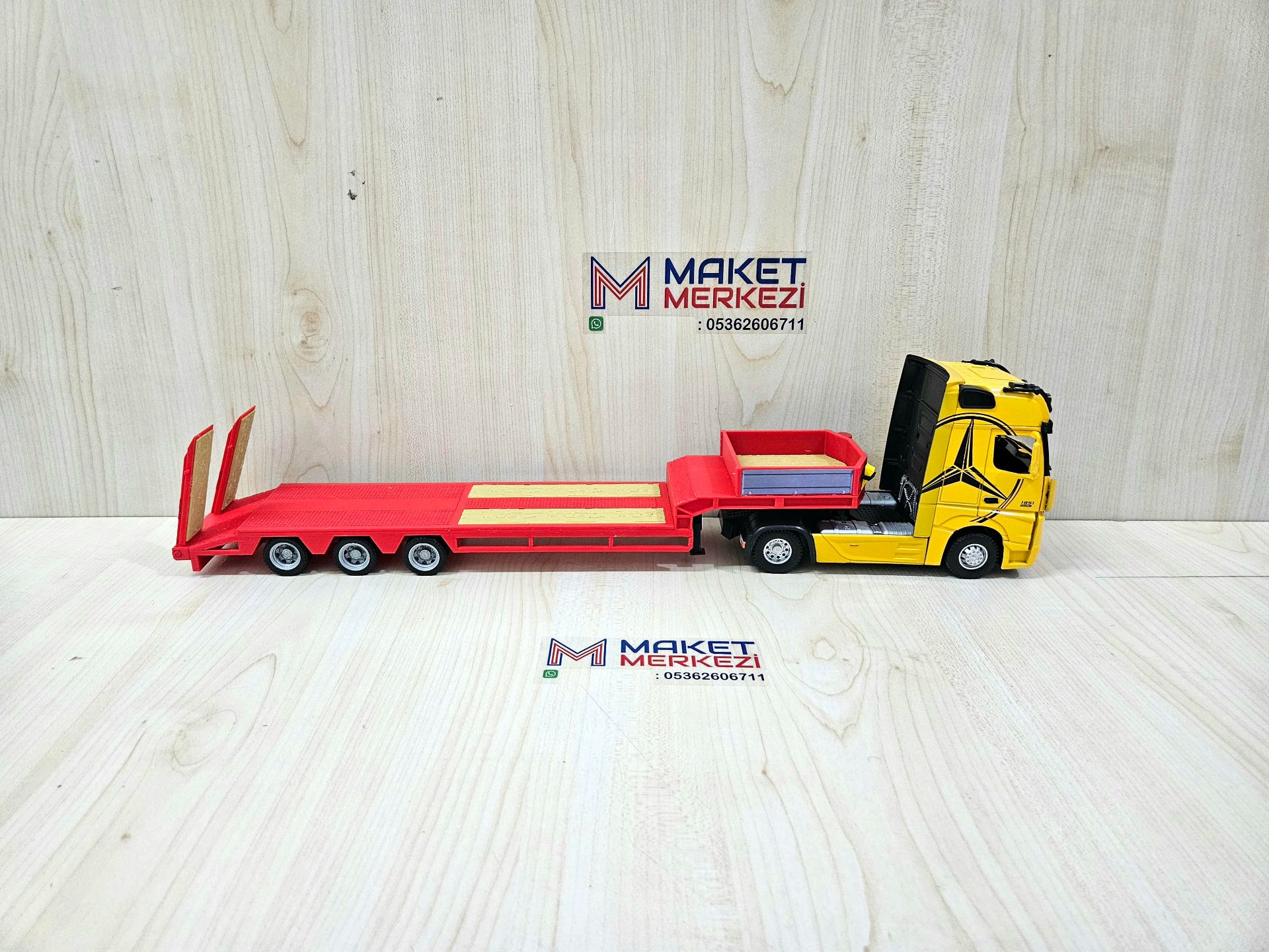1/36 SARI MERCEDES ACTROS 1851 LOWBED DORSELİ TIR MAKETİ